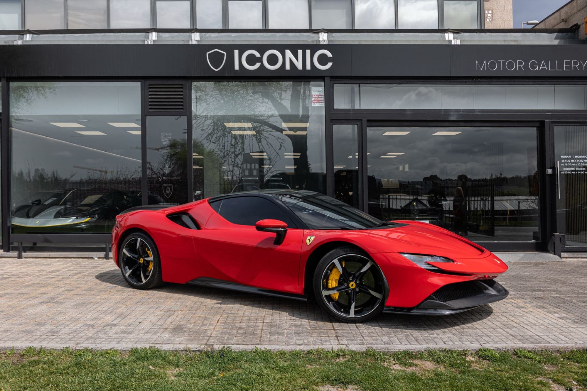 FERRARI SF90 ASSETO FIORANO