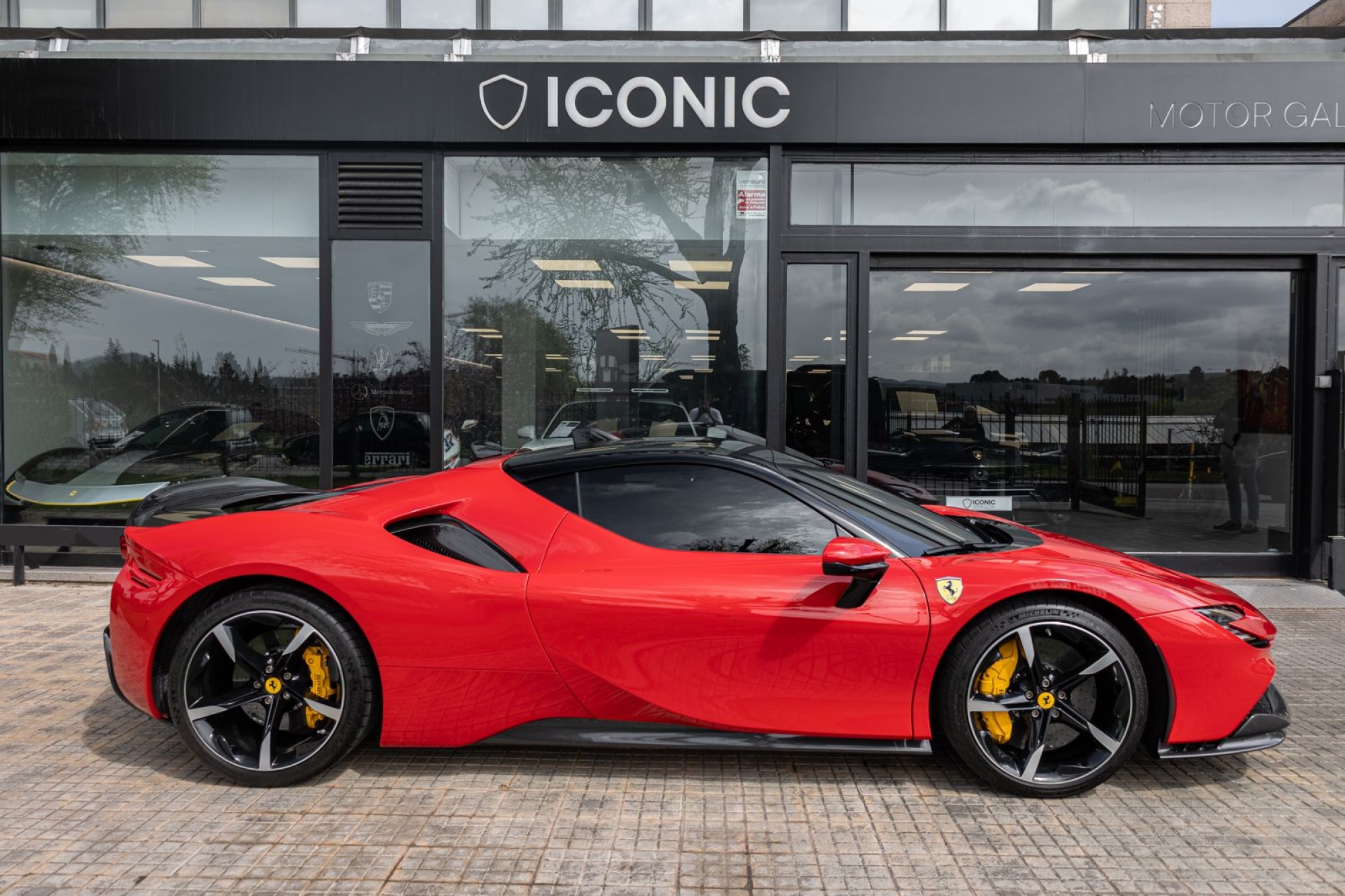 FERRARI SF90 ASSETO FIORANO