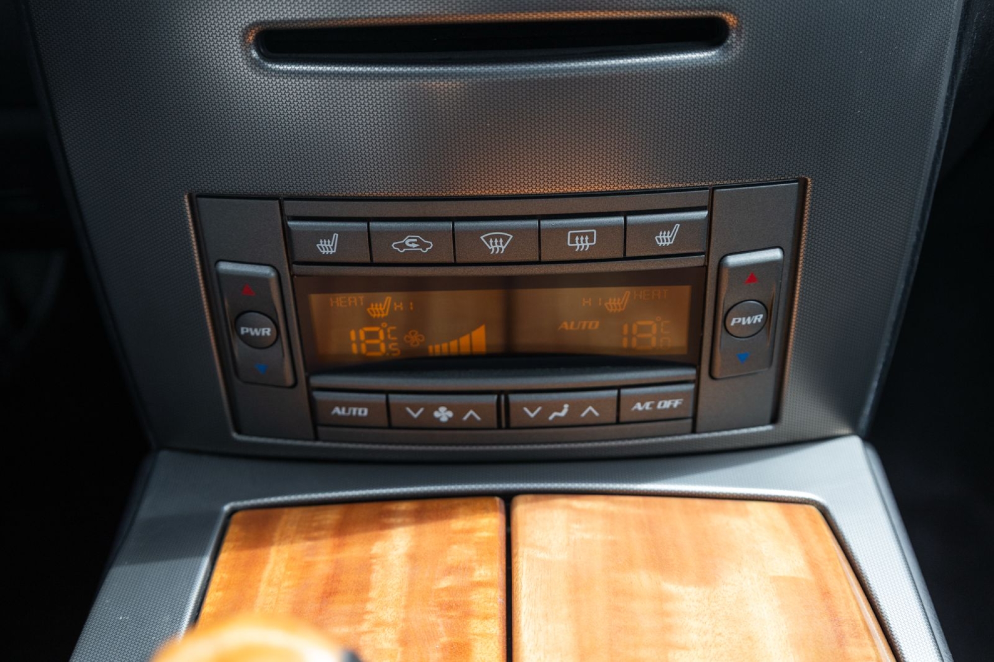 CADILLAC XLR