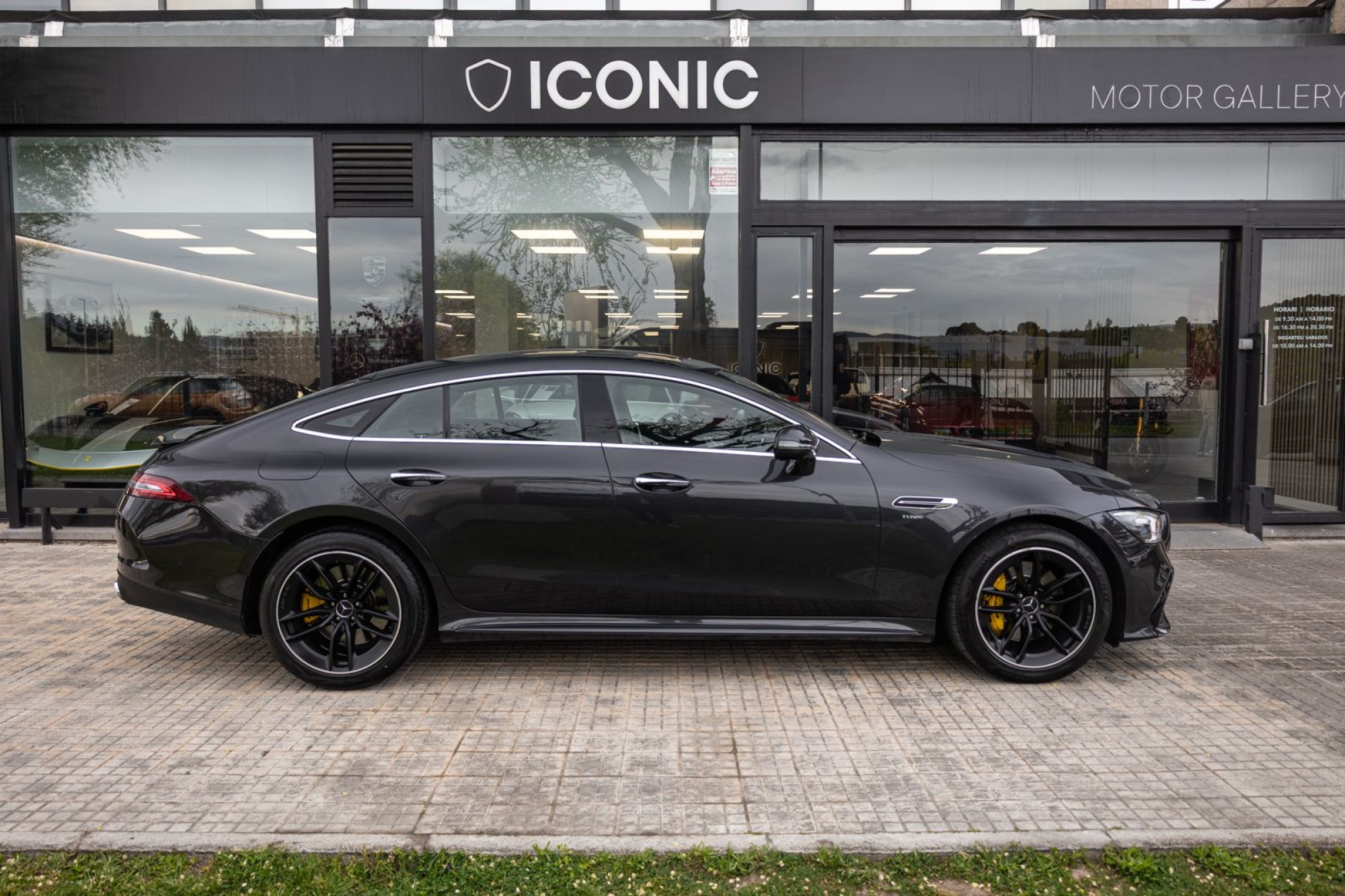 MERCEDES-BENZ AMG GT 43