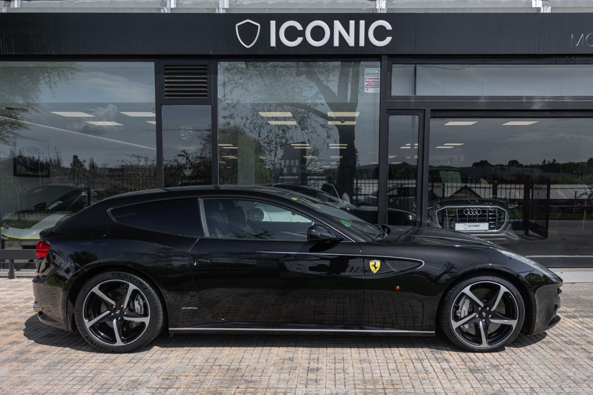 FERRARI FF TAILOR MADE