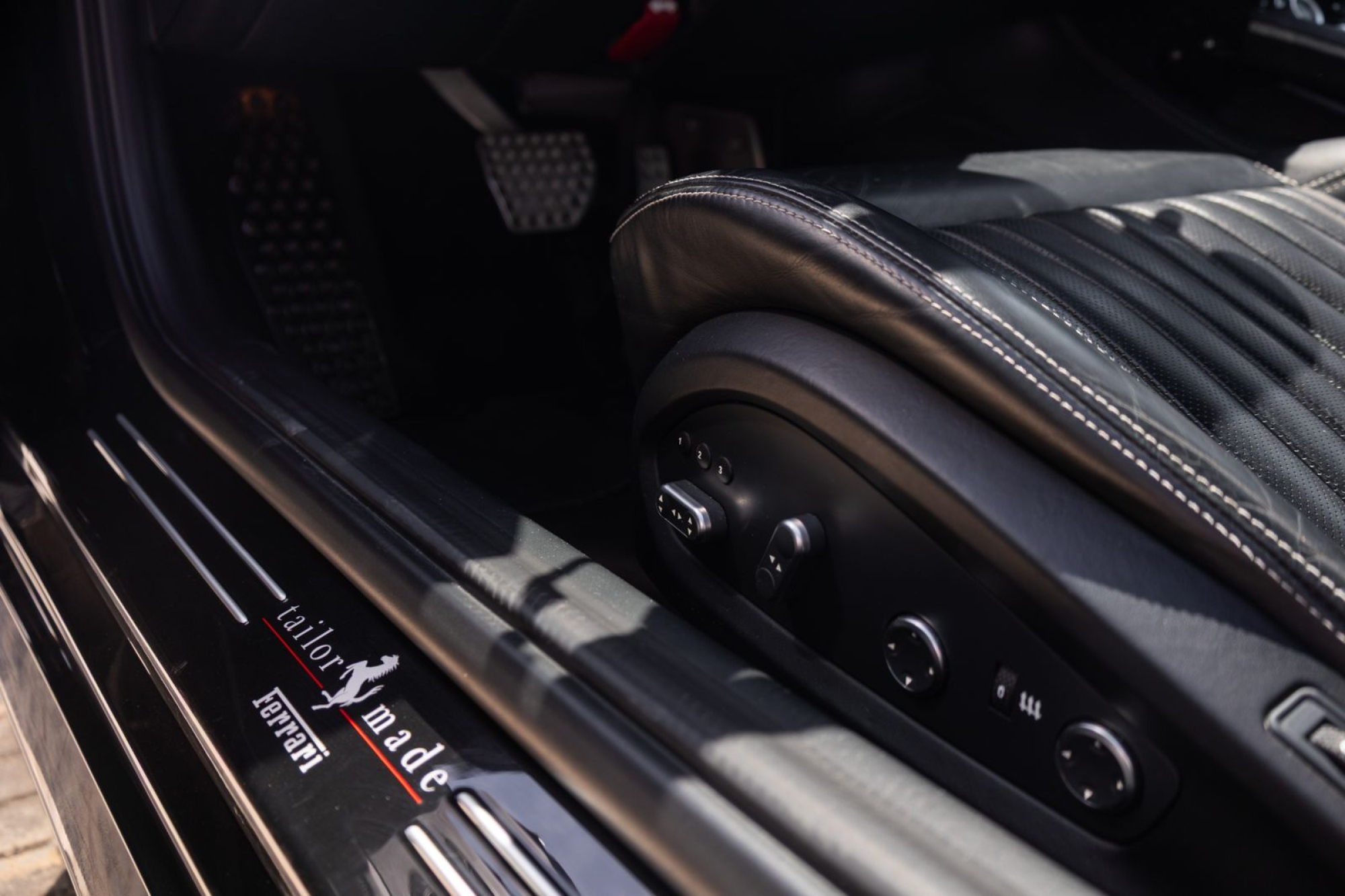 FERRARI FF TAILOR MADE