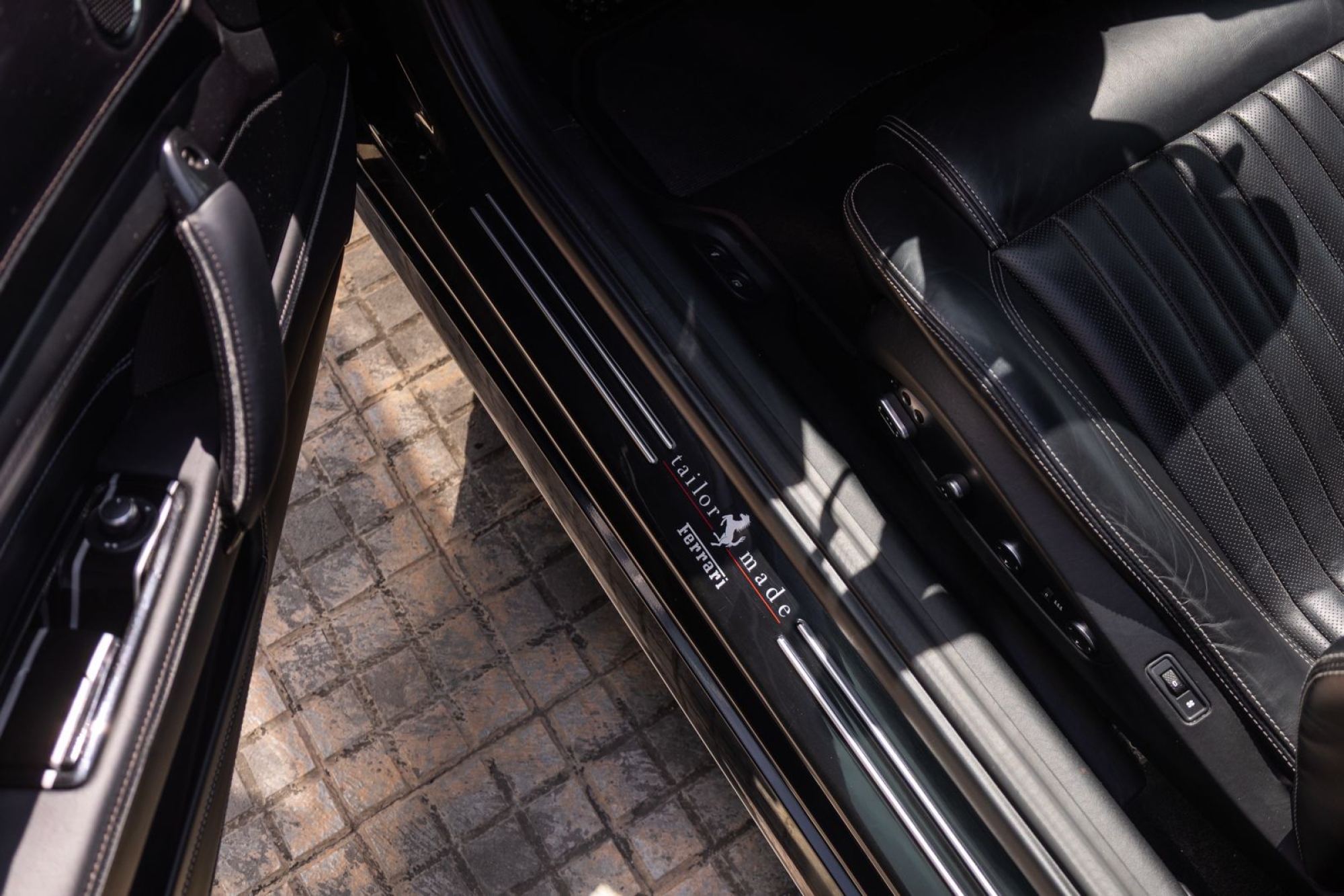 FERRARI FF TAILOR MADE