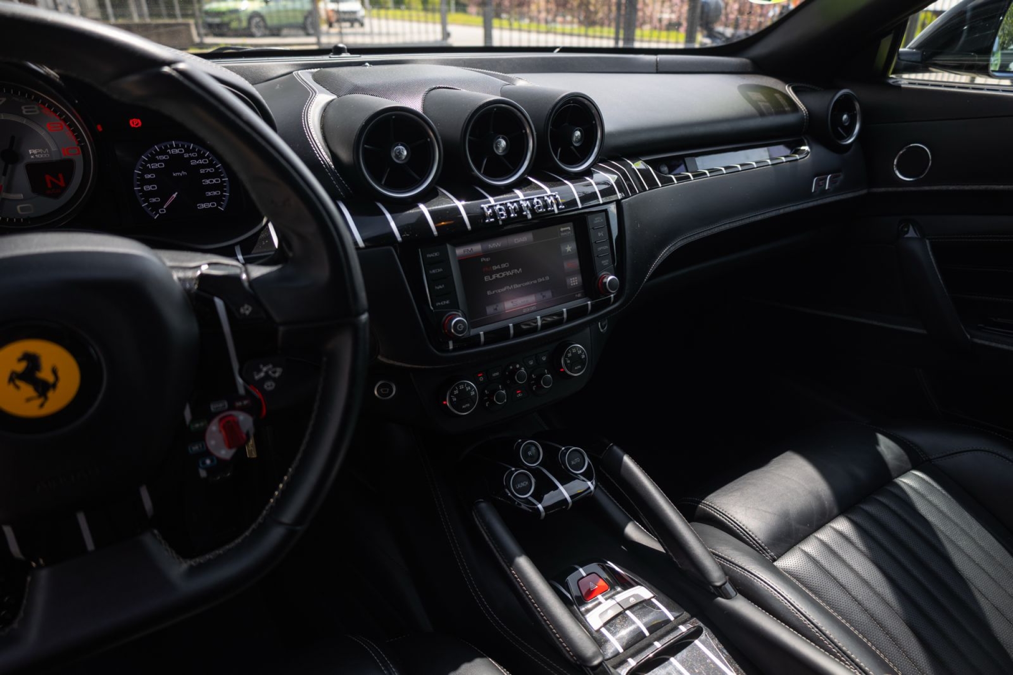 FERRARI FF TAILOR MADE
