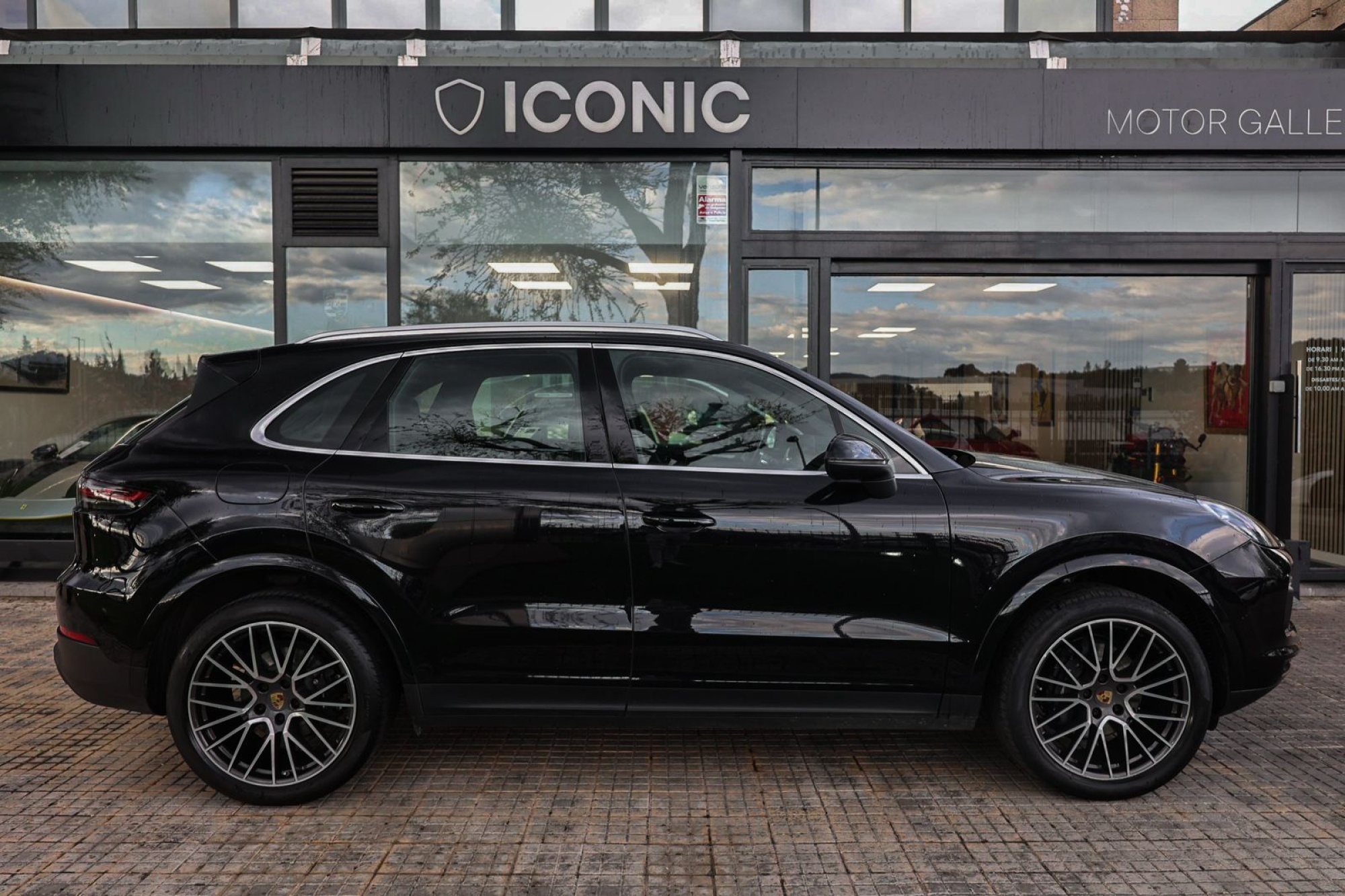 PORSCHE CAYENNE