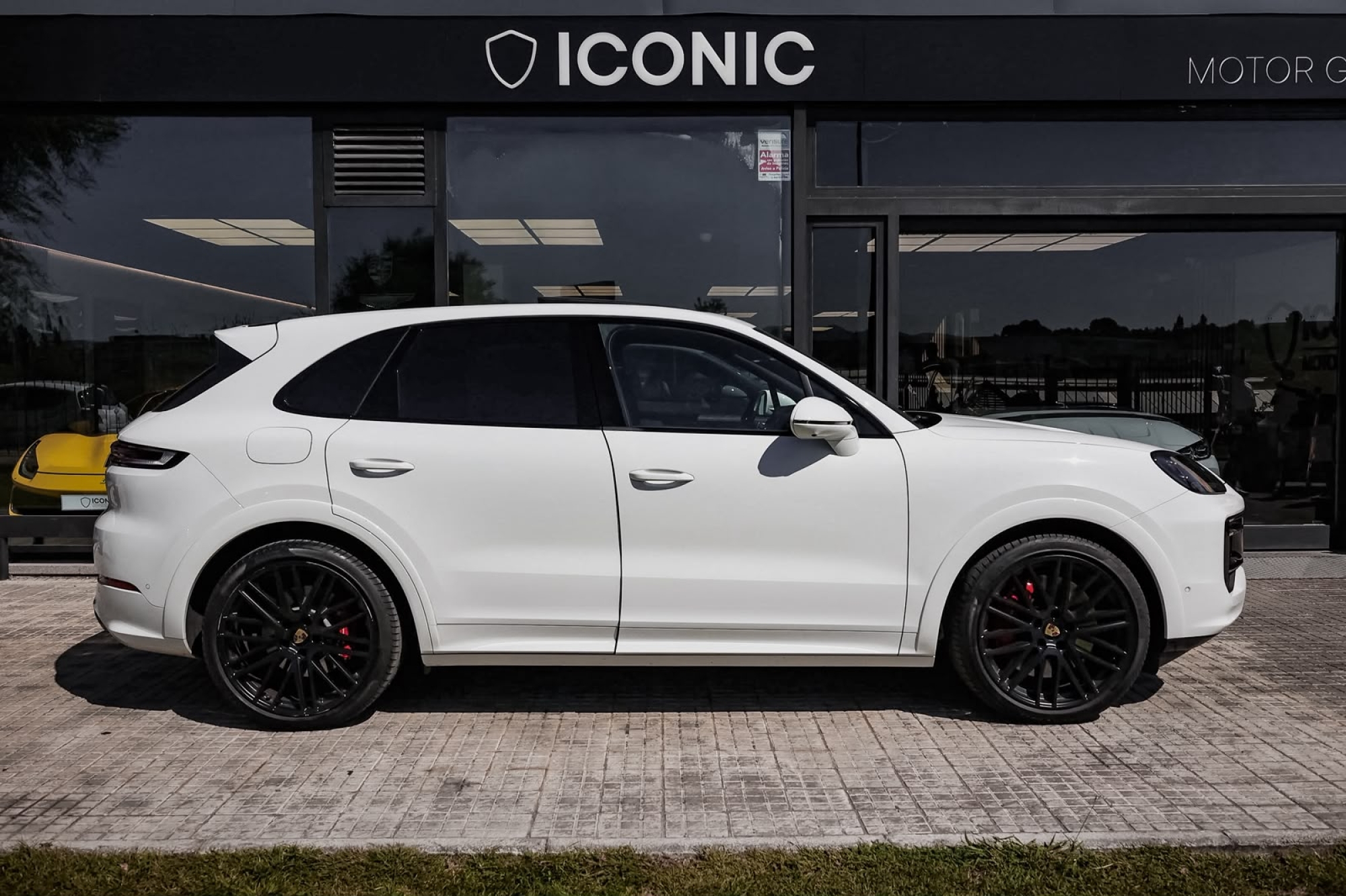 PORSCHE CAYENNE S E-HYBRID