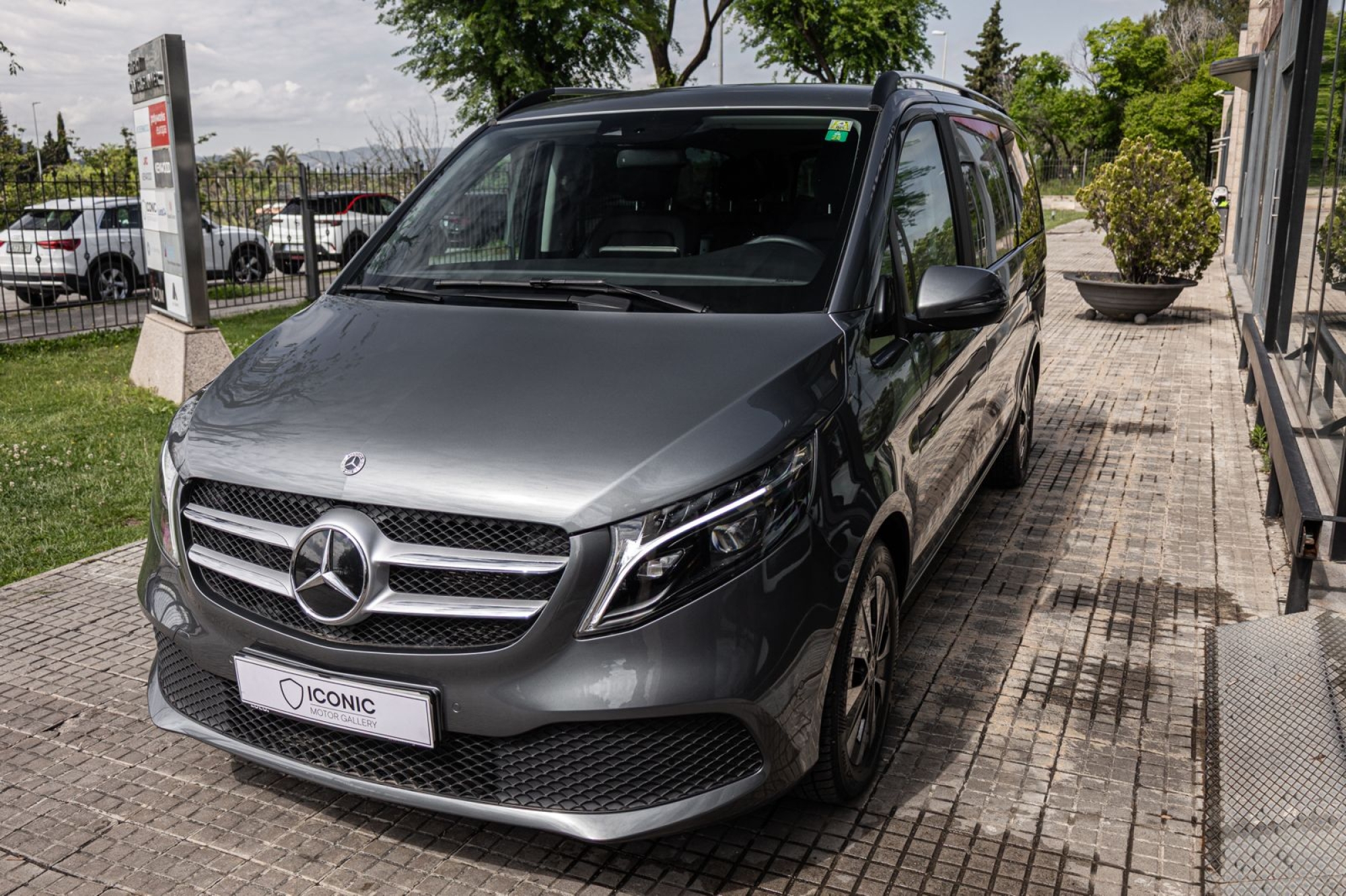 MERCEDES-BENZ V250D AVANTGARDE