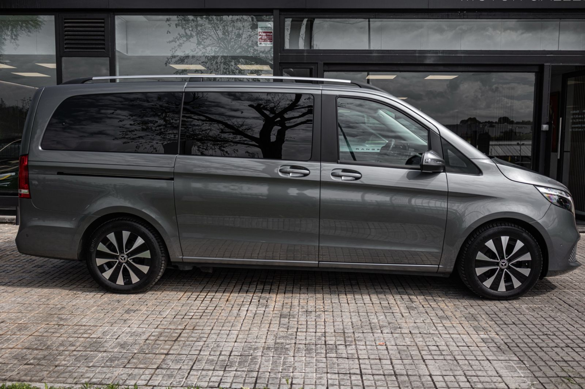 MERCEDES-BENZ V250D AVANTGARDE