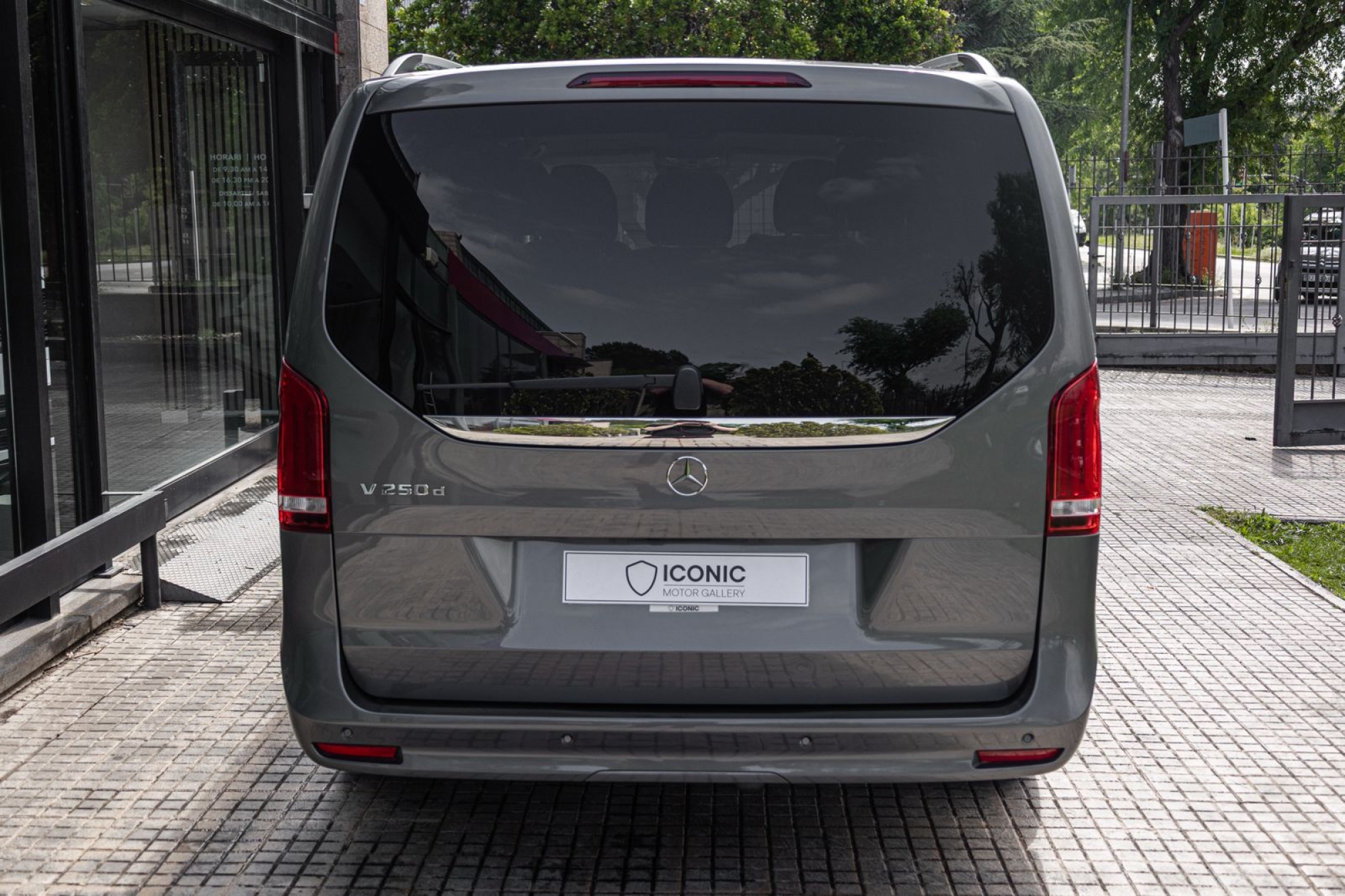 MERCEDES-BENZ V250D AVANTGARDE