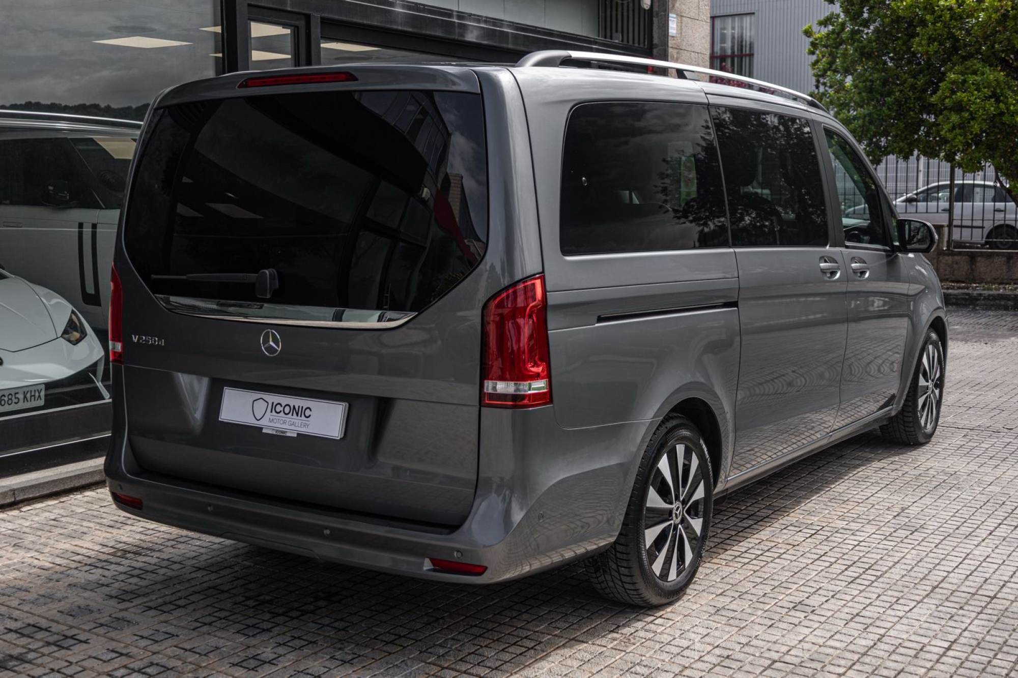 MERCEDES-BENZ V250D AVANTGARDE