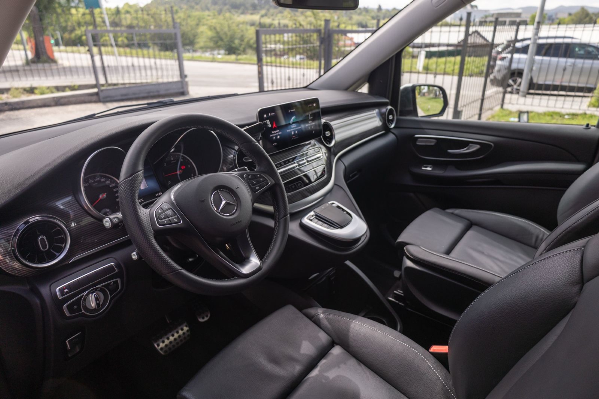 MERCEDES-BENZ V250D AVANTGARDE