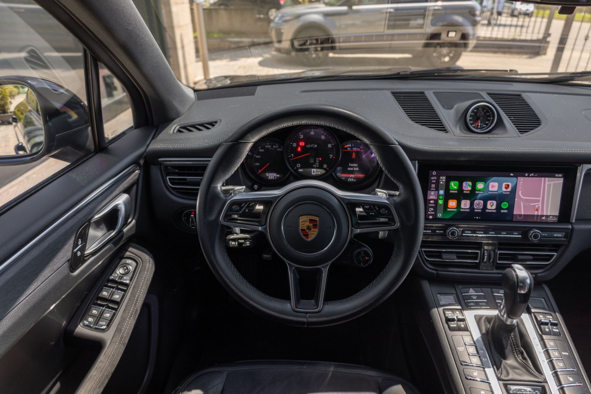 PORSCHE MACAN GTS