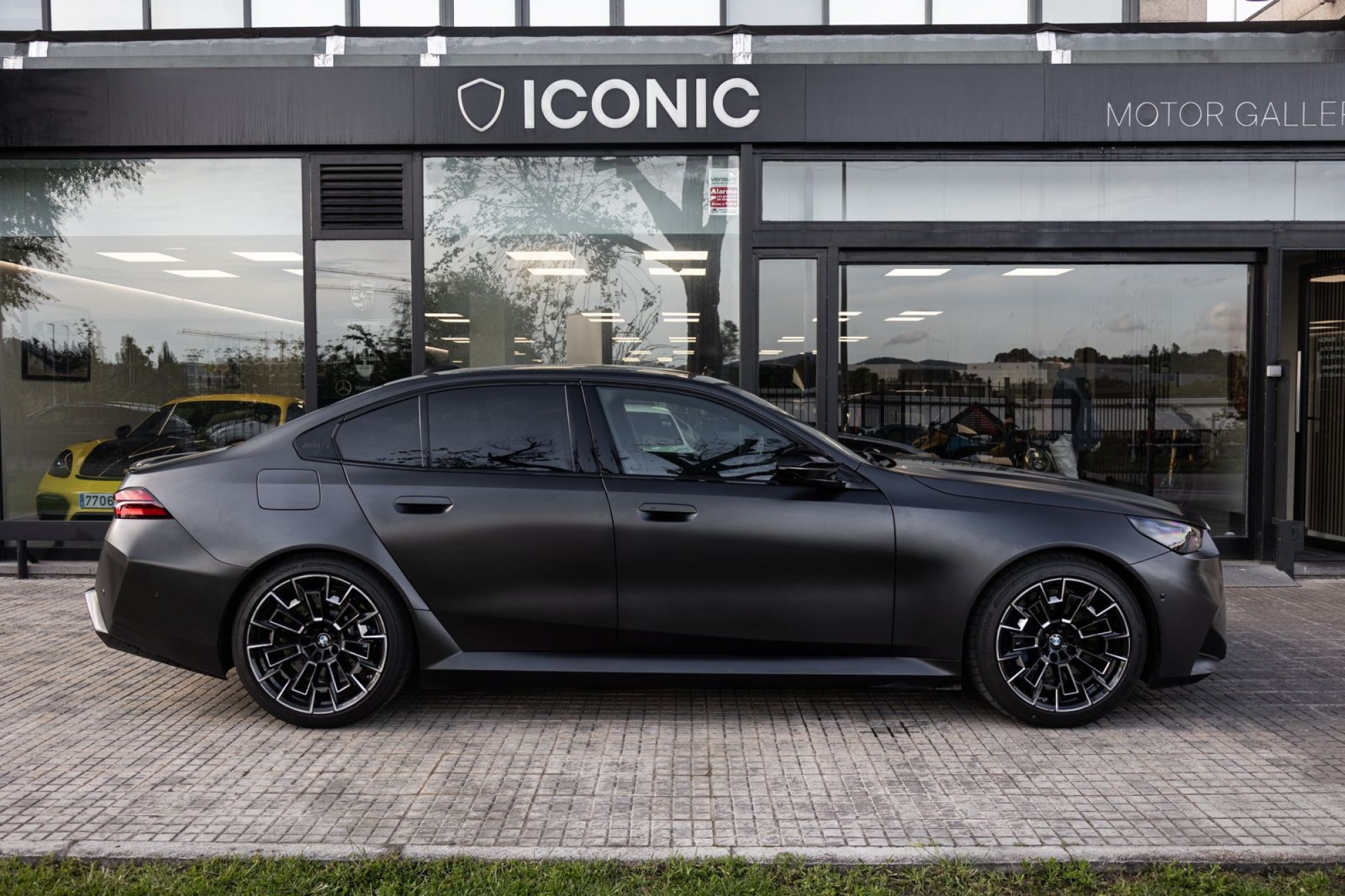 BMW M5 G90