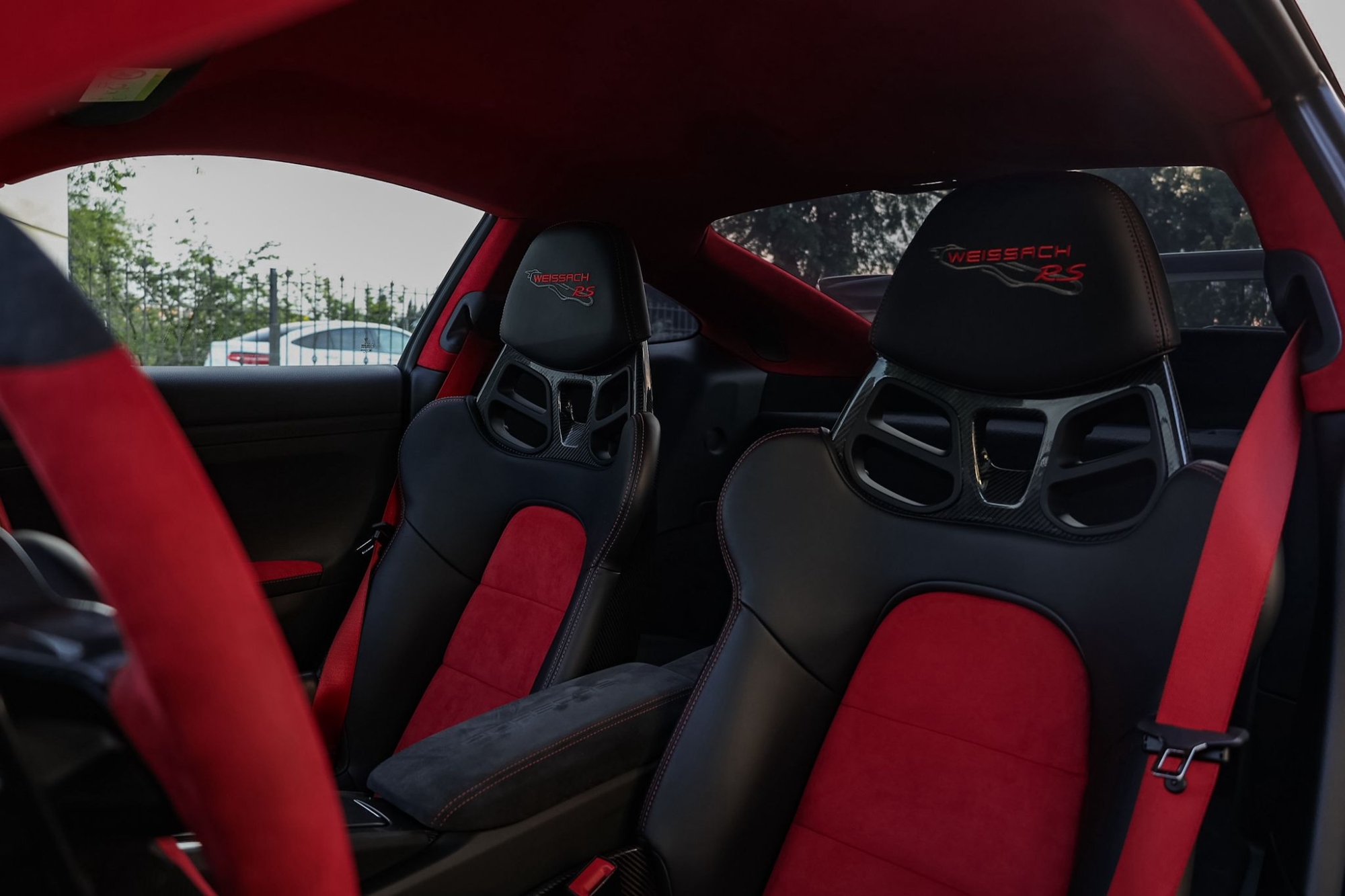 PORSCHE 911 GT2 RS WEISSACH