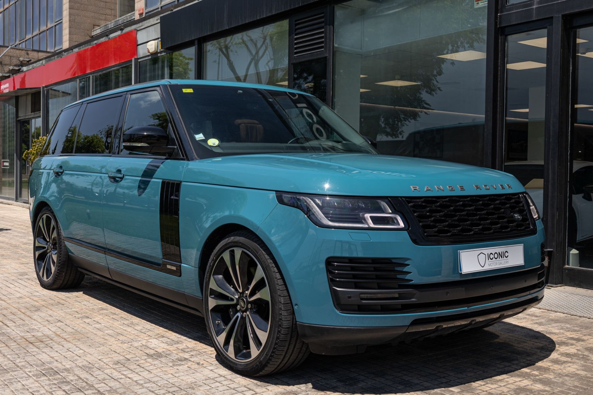 LAND ROVER RANGE ROVER AUTOBIOGRAPHY D350 FIFTY ANNIVERSARY