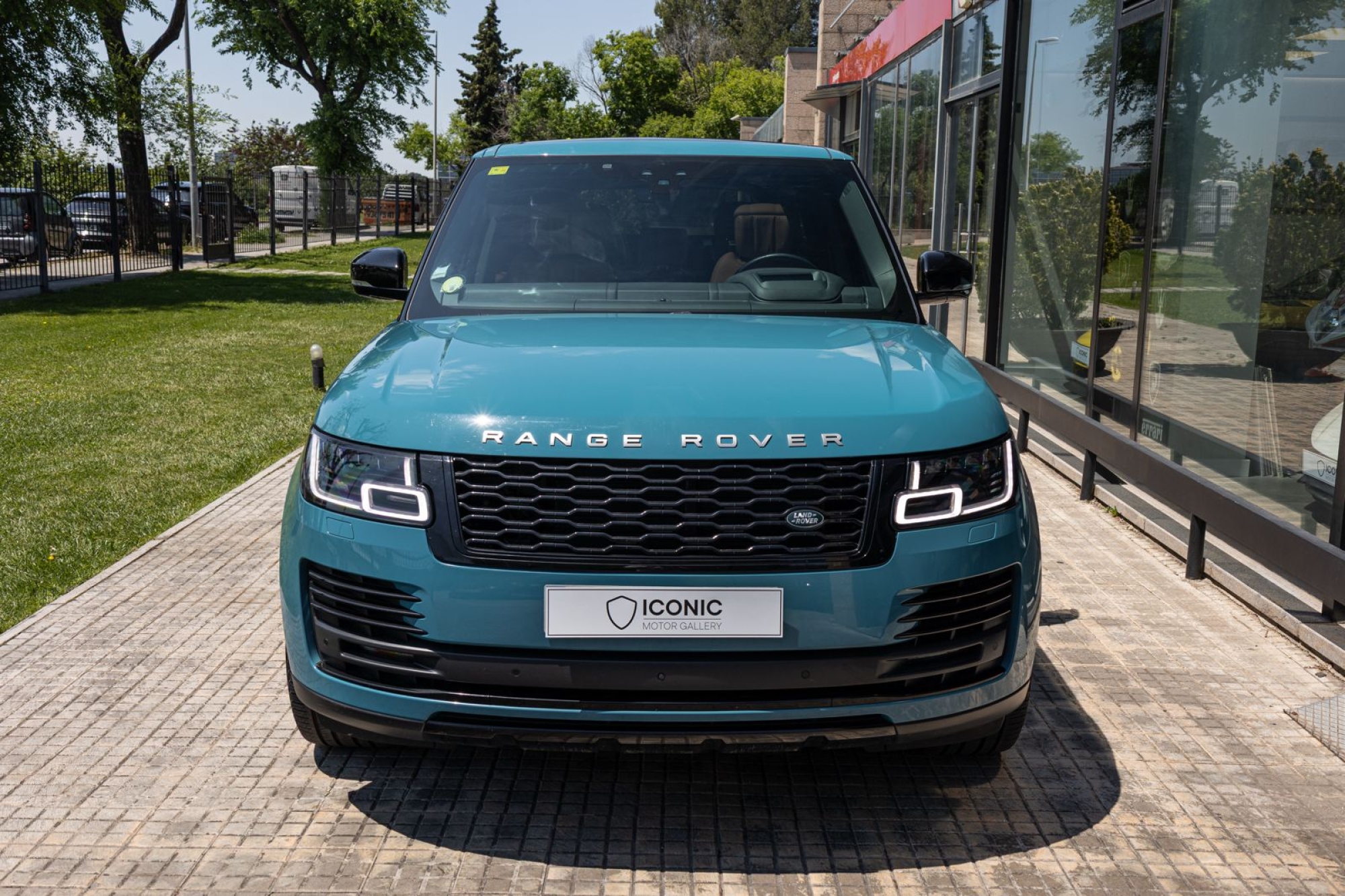 LAND ROVER RANGE ROVER AUTOBIOGRAPHY D350 FIFTY ANNIVERSARY