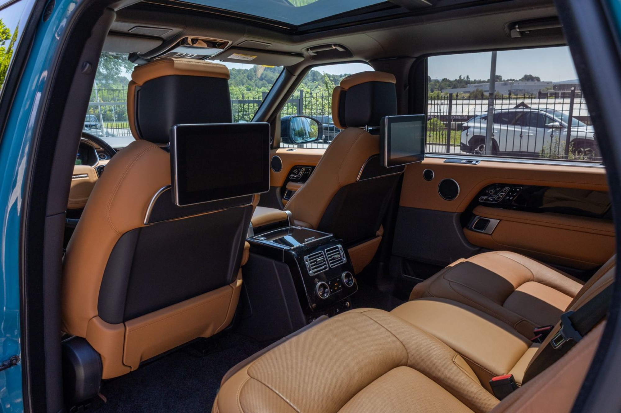 LAND ROVER RANGE ROVER AUTOBIOGRAPHY D350 FIFTY ANNIVERSARY