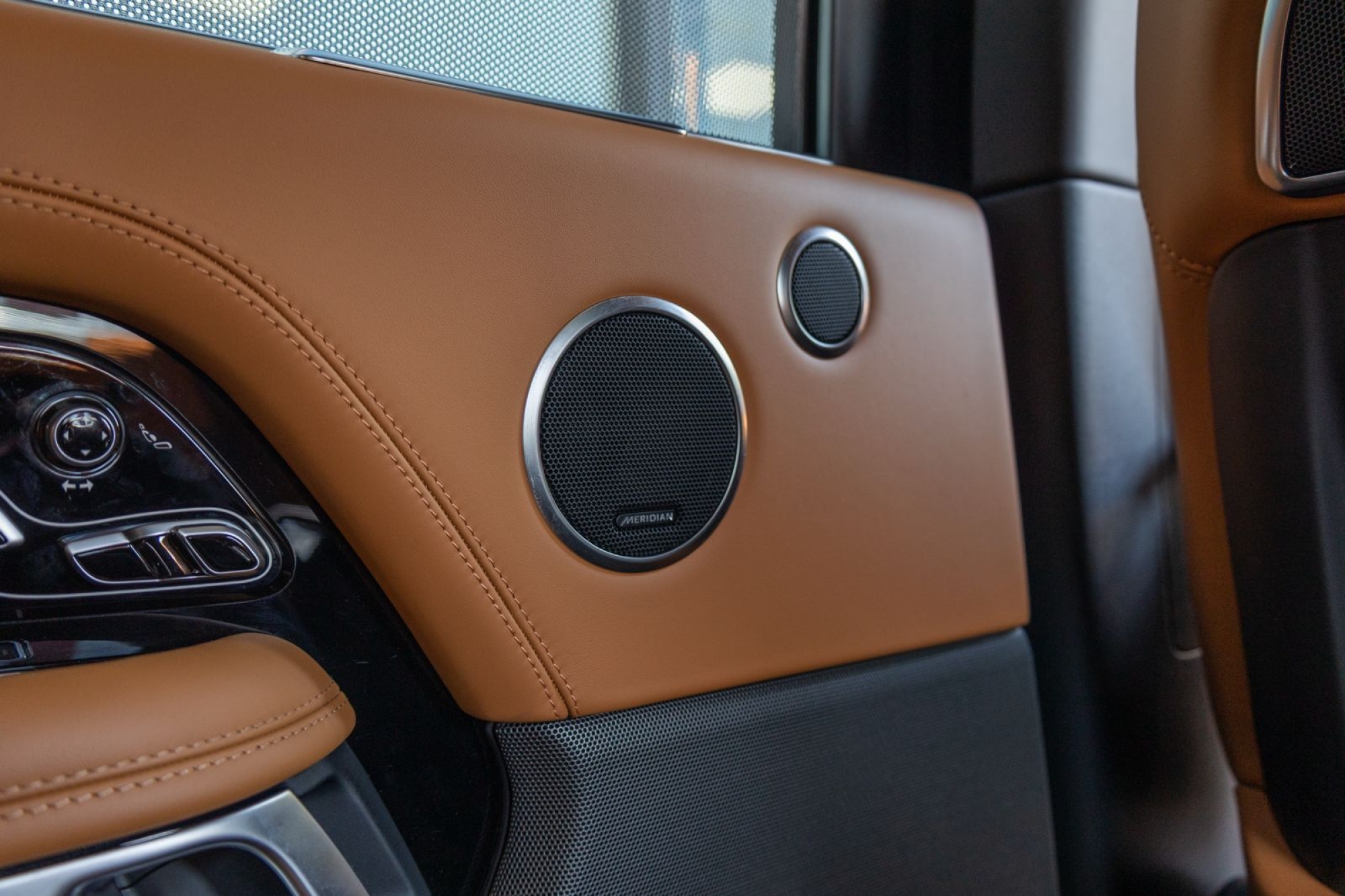 LAND ROVER RANGE ROVER AUTOBIOGRAPHY D350 FIFTY ANNIVERSARY