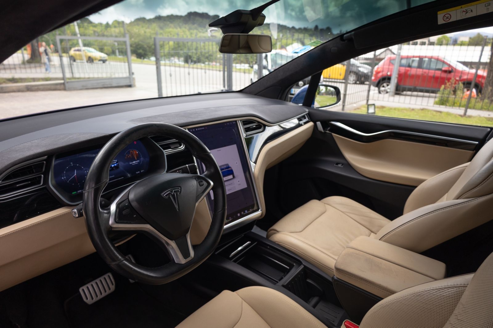 TESLA MODEL X