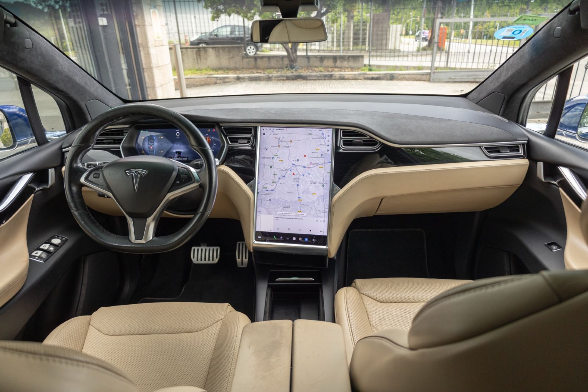 TESLA MODEL X