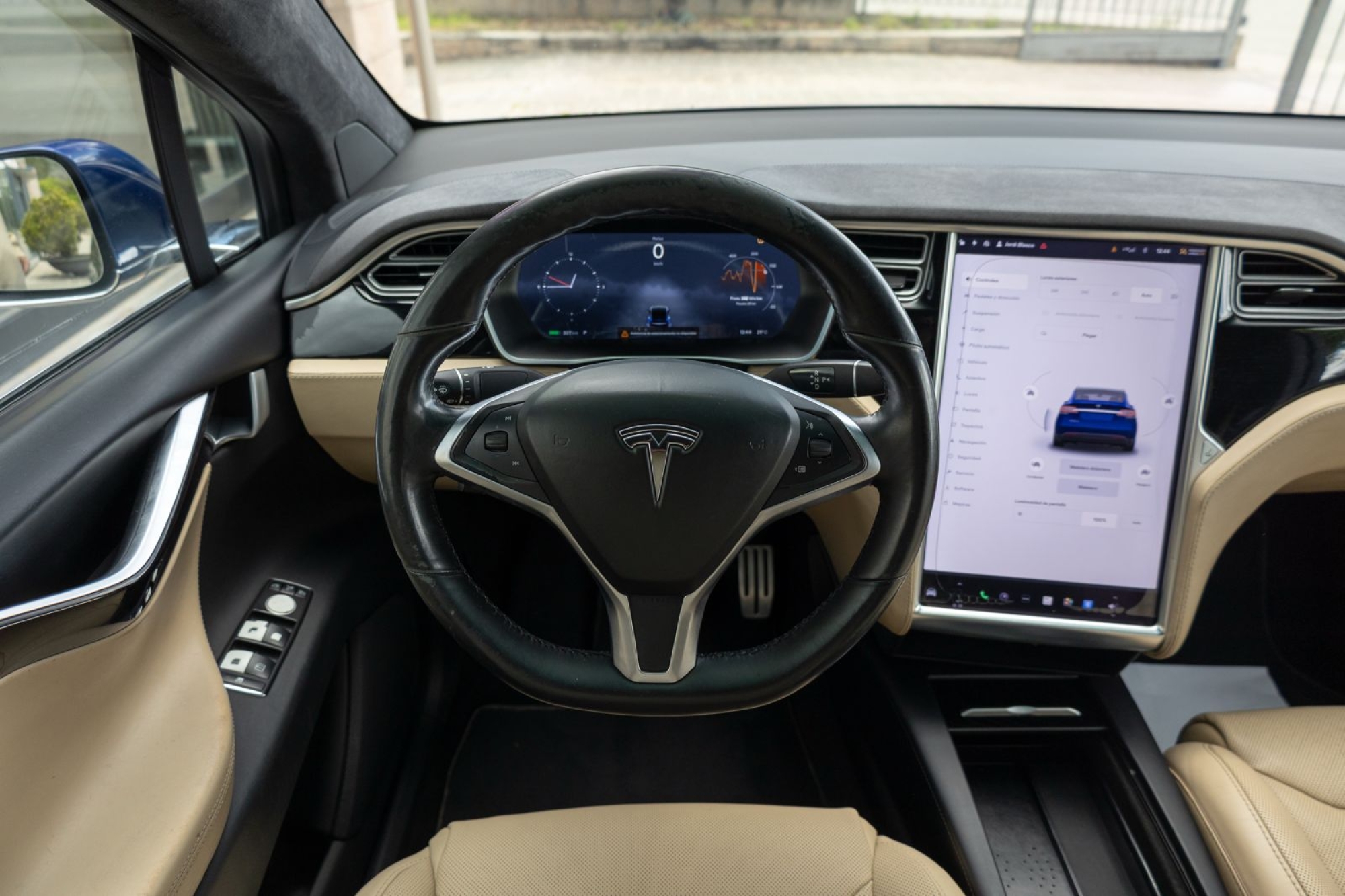 TESLA MODEL X