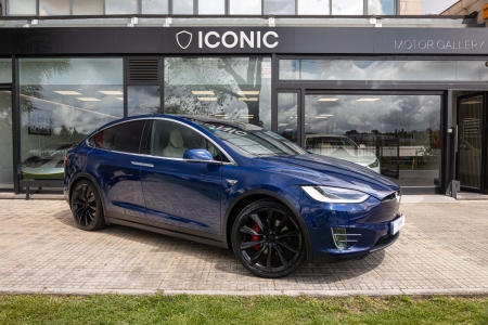 TESLA MODEL X