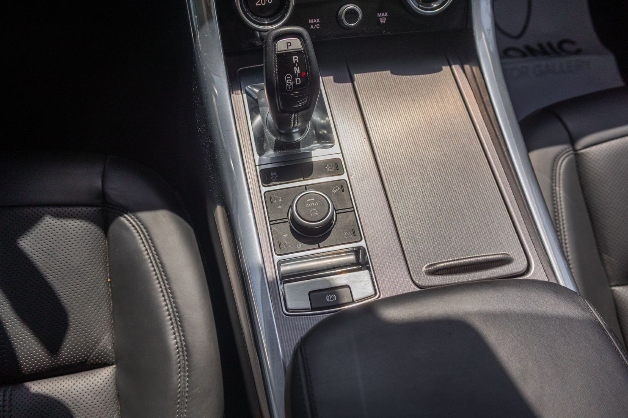 LAND-ROVER RANGE ROVER SPORT