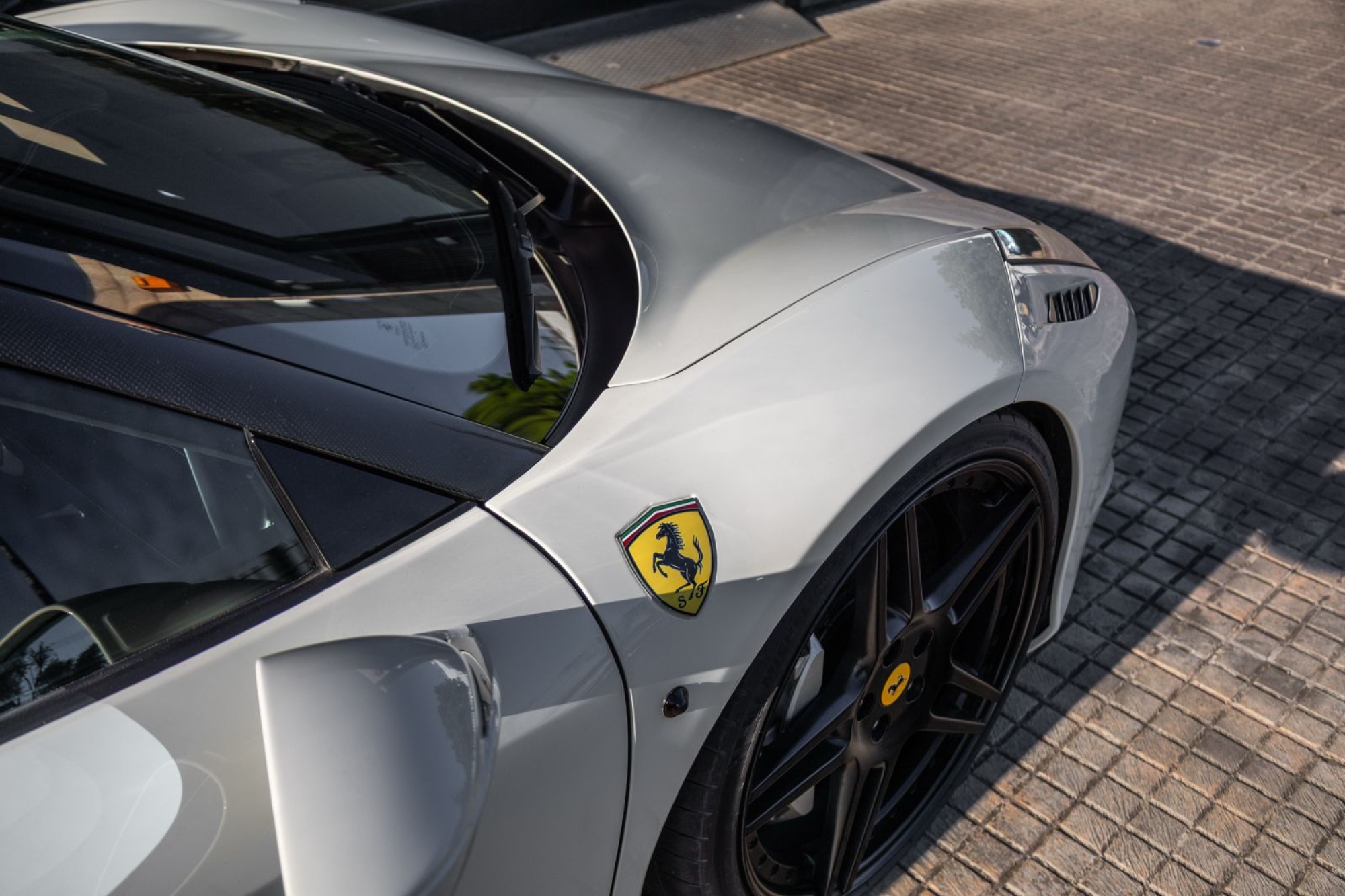 FERRARI 458 ITALIA