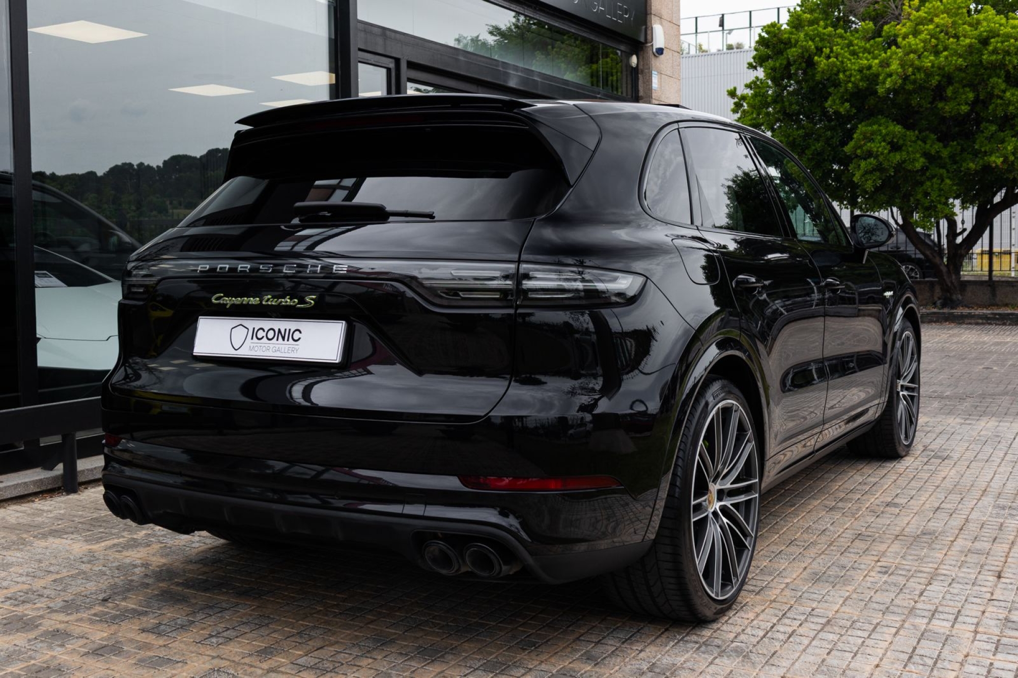 PORSCHE CAYENNE TURBO S E-HYBRID