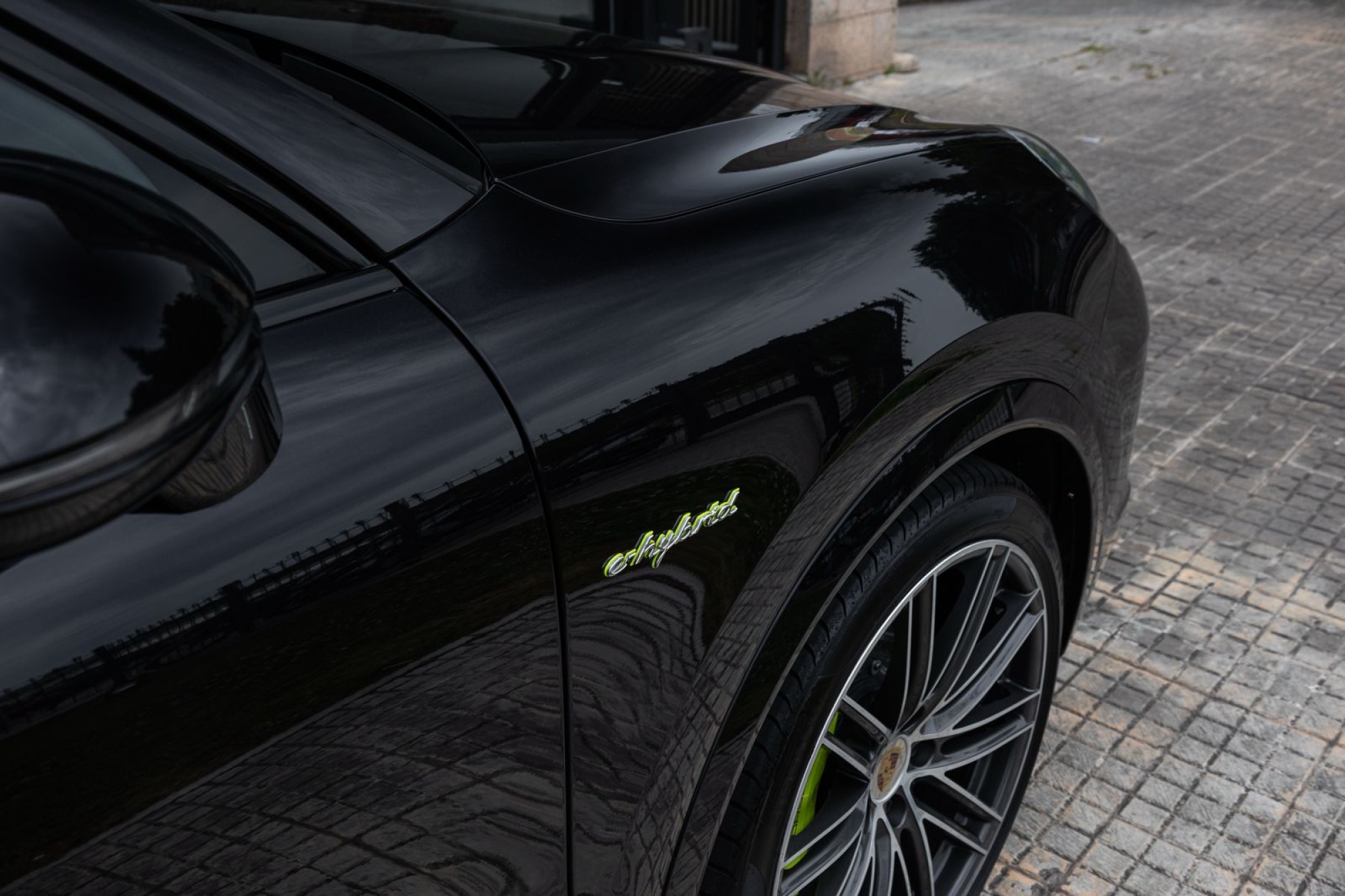 PORSCHE CAYENNE TURBO S E-HYBRID