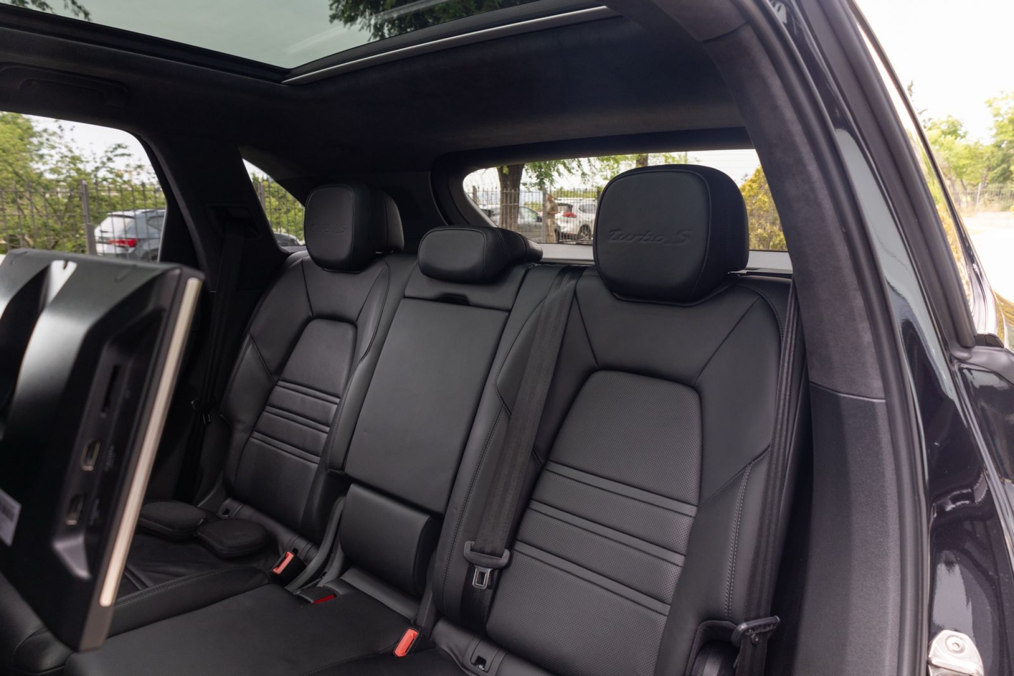 PORSCHE CAYENNE TURBO S E-HYBRID
