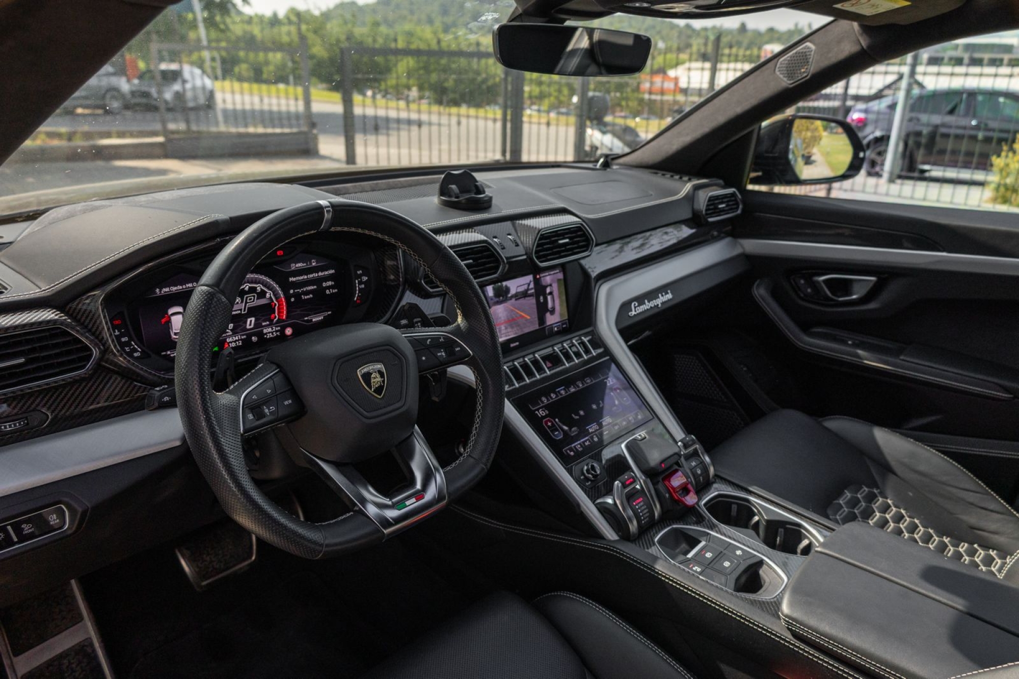LAMBORGHINI URUS 4.0 V8