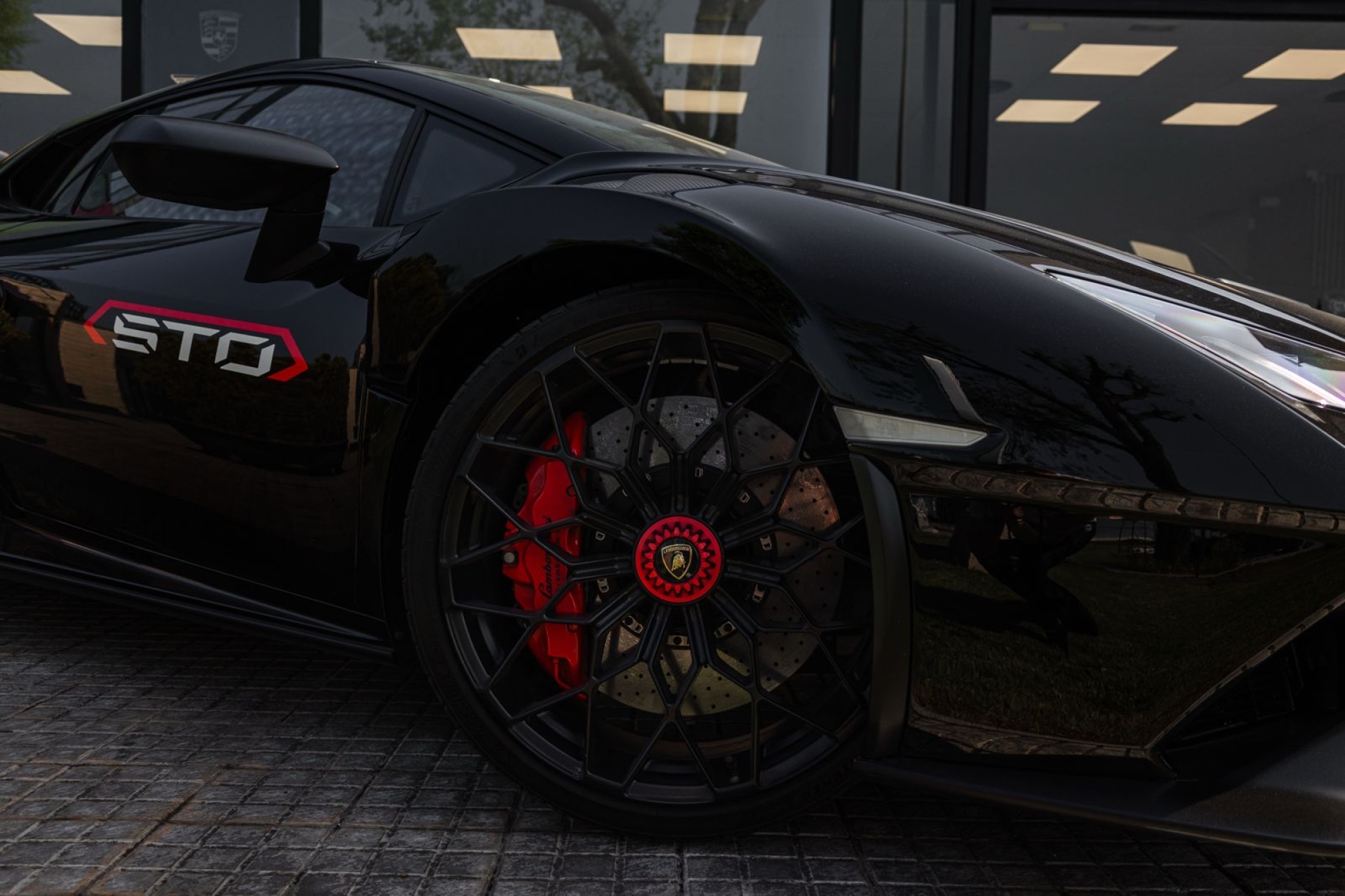 LAMBORGHINI HURACÁN STO