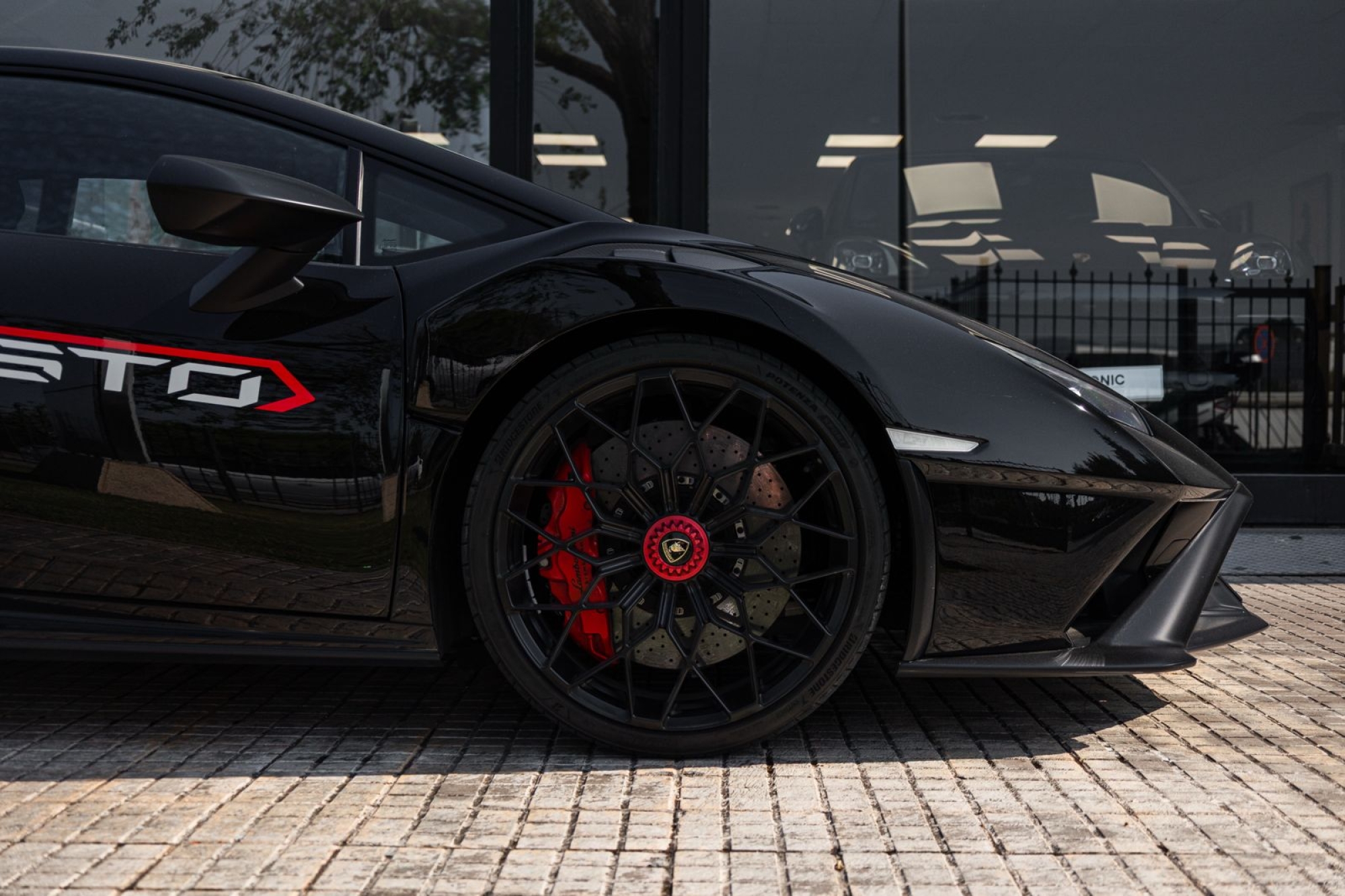 LAMBORGHINI HURACÁN STO