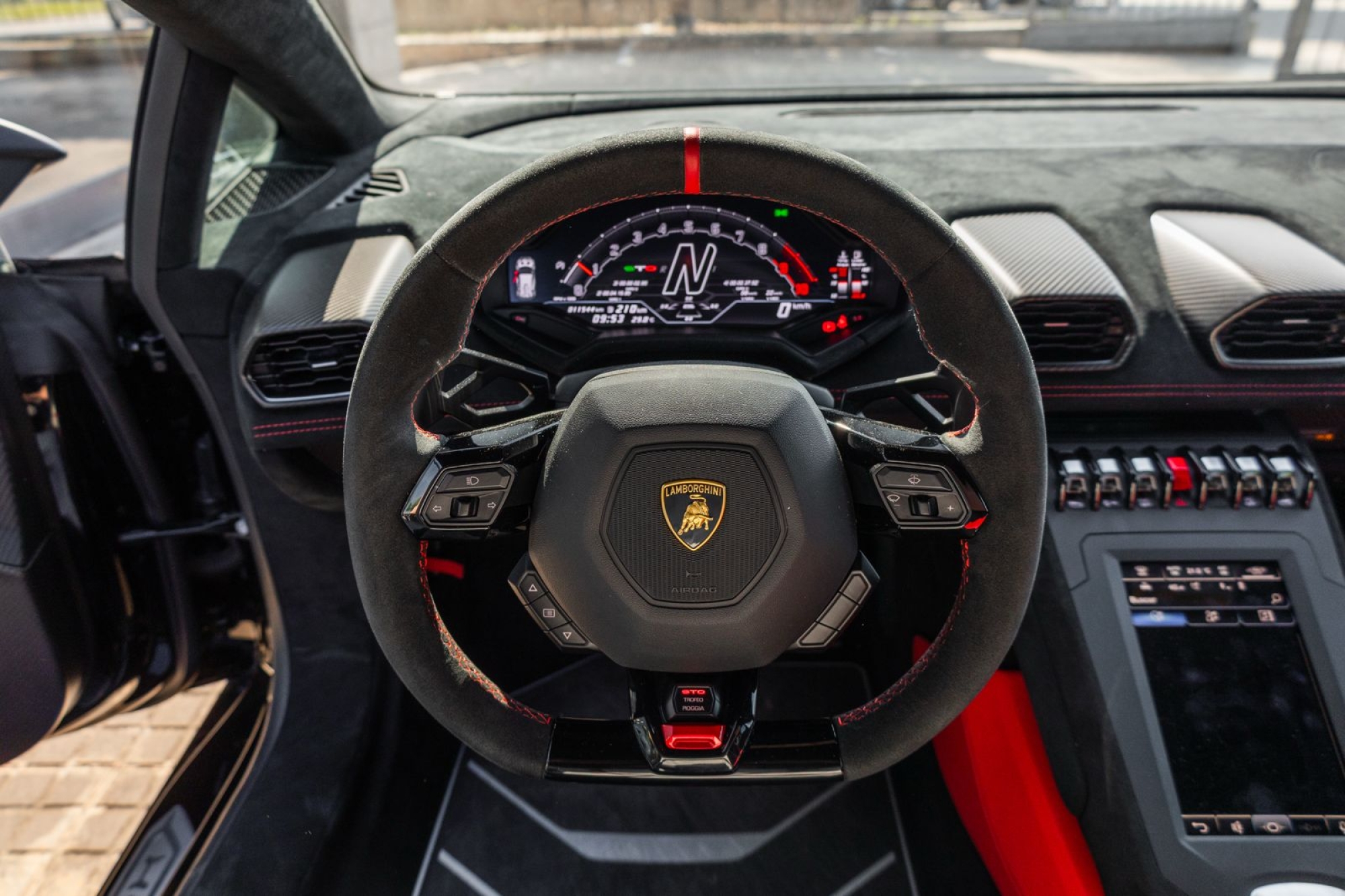 LAMBORGHINI HURACÁN STO