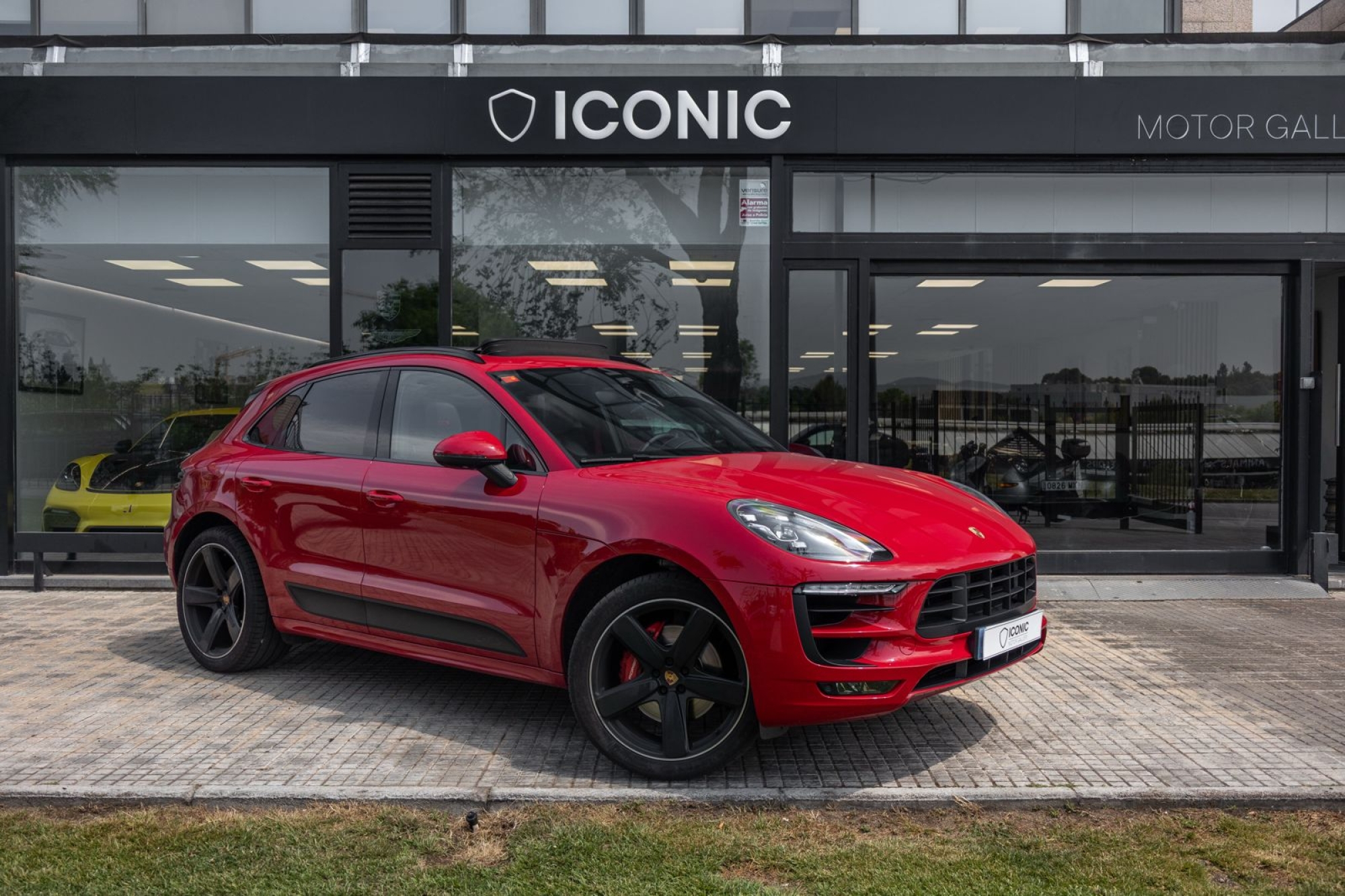 PORSCHE MACAN GTS