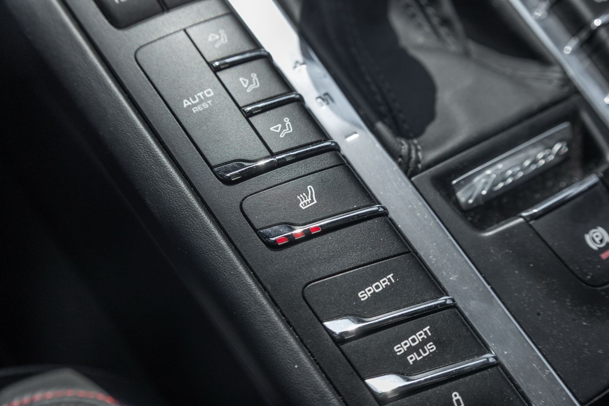 PORSCHE MACAN GTS