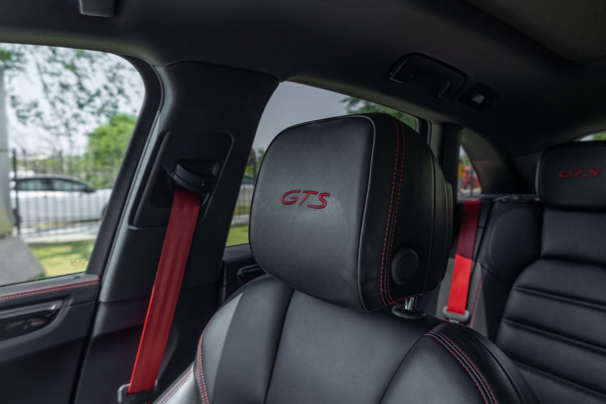 PORSCHE MACAN GTS
