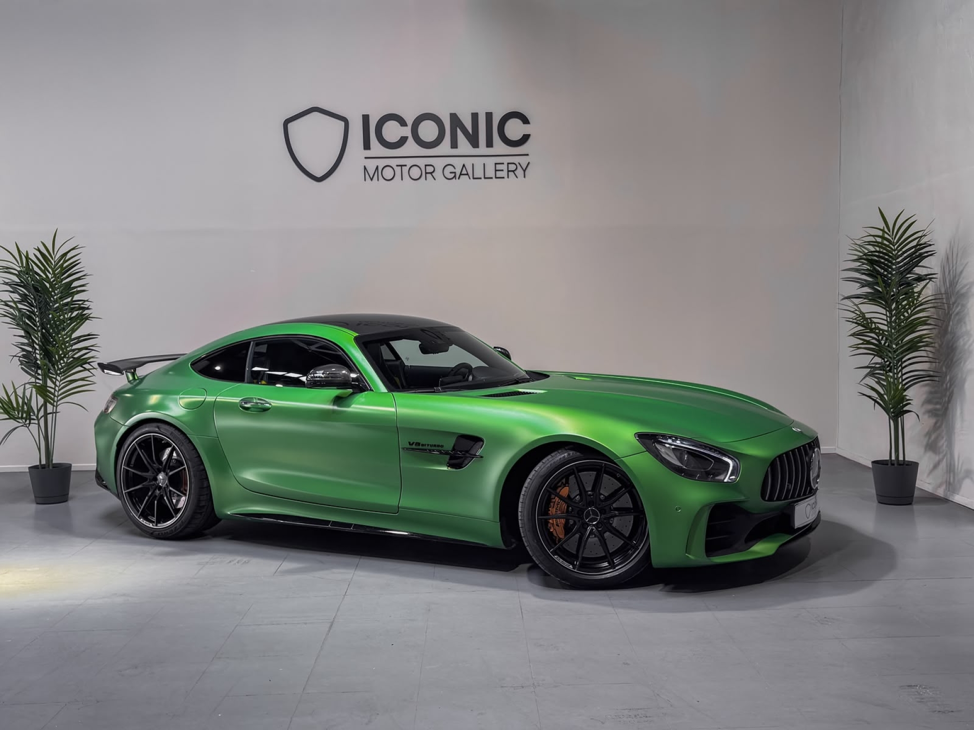 MERCEDES-BENZ AMG GT-R