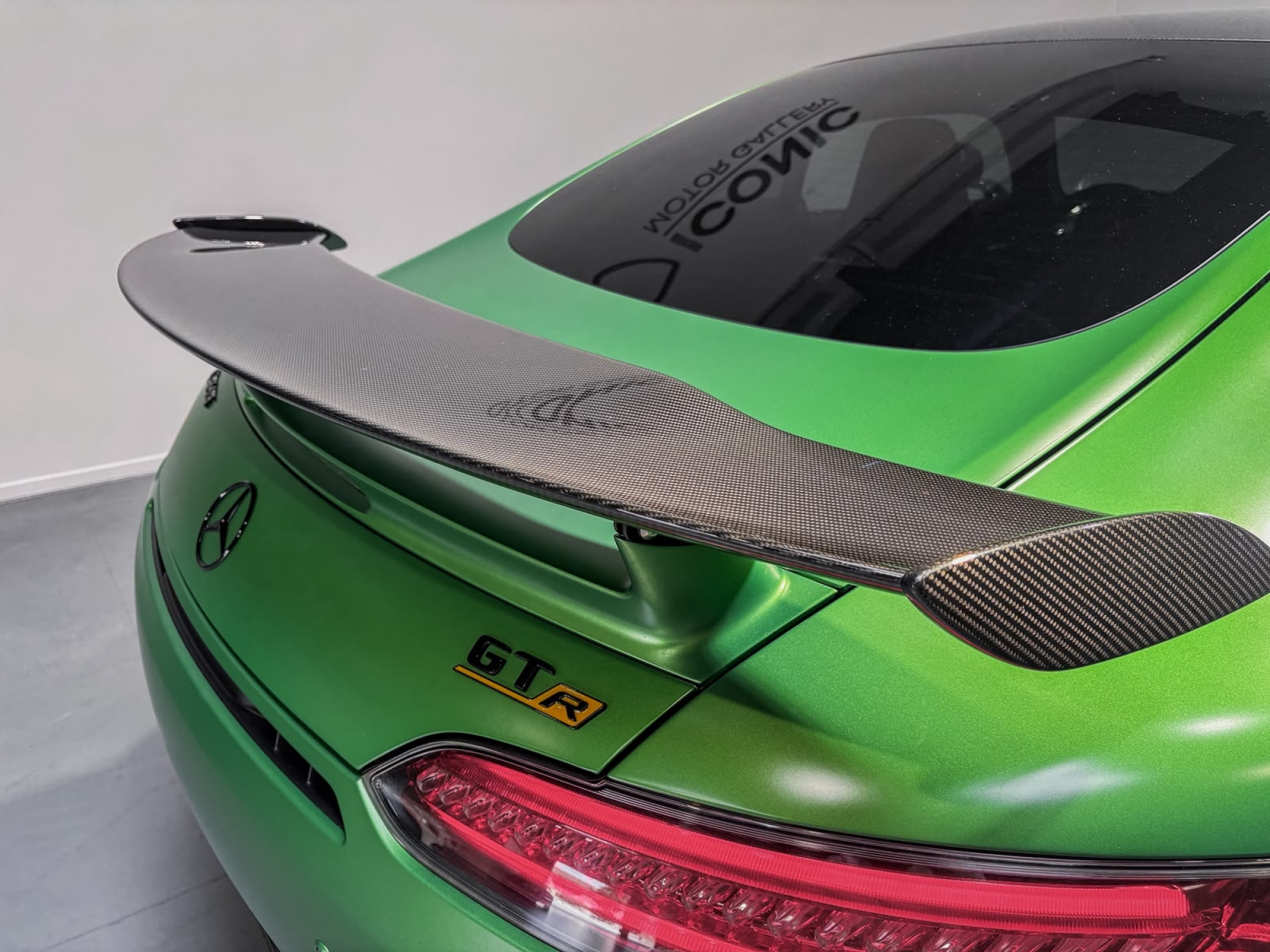 MERCEDES-BENZ AMG GT-R
