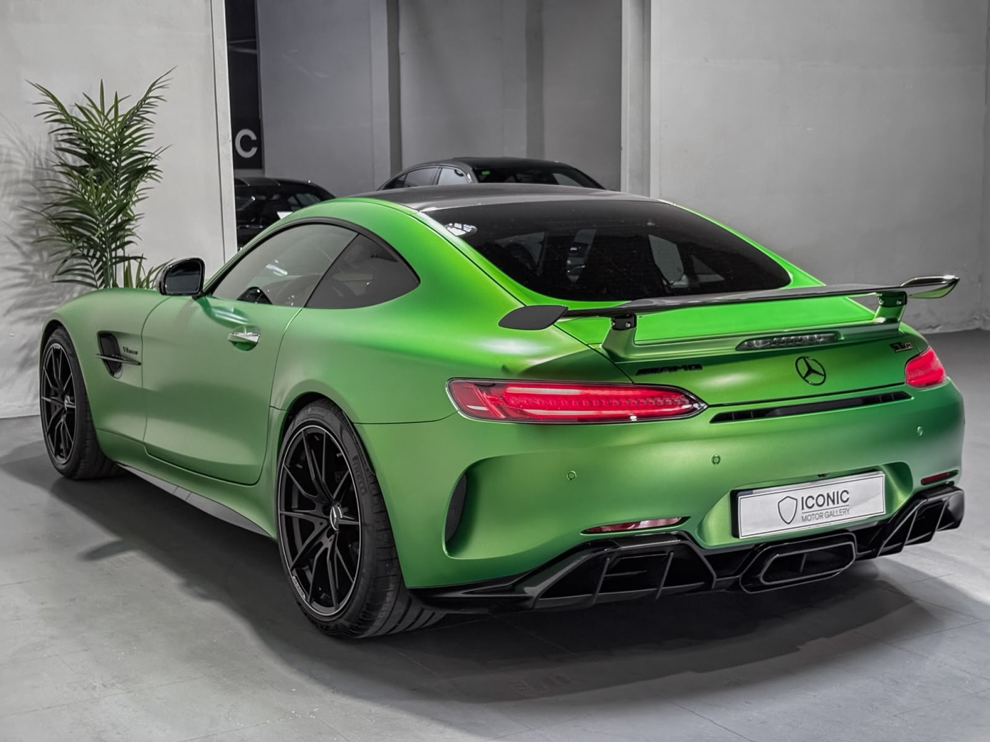 MERCEDES-BENZ AMG GT-R