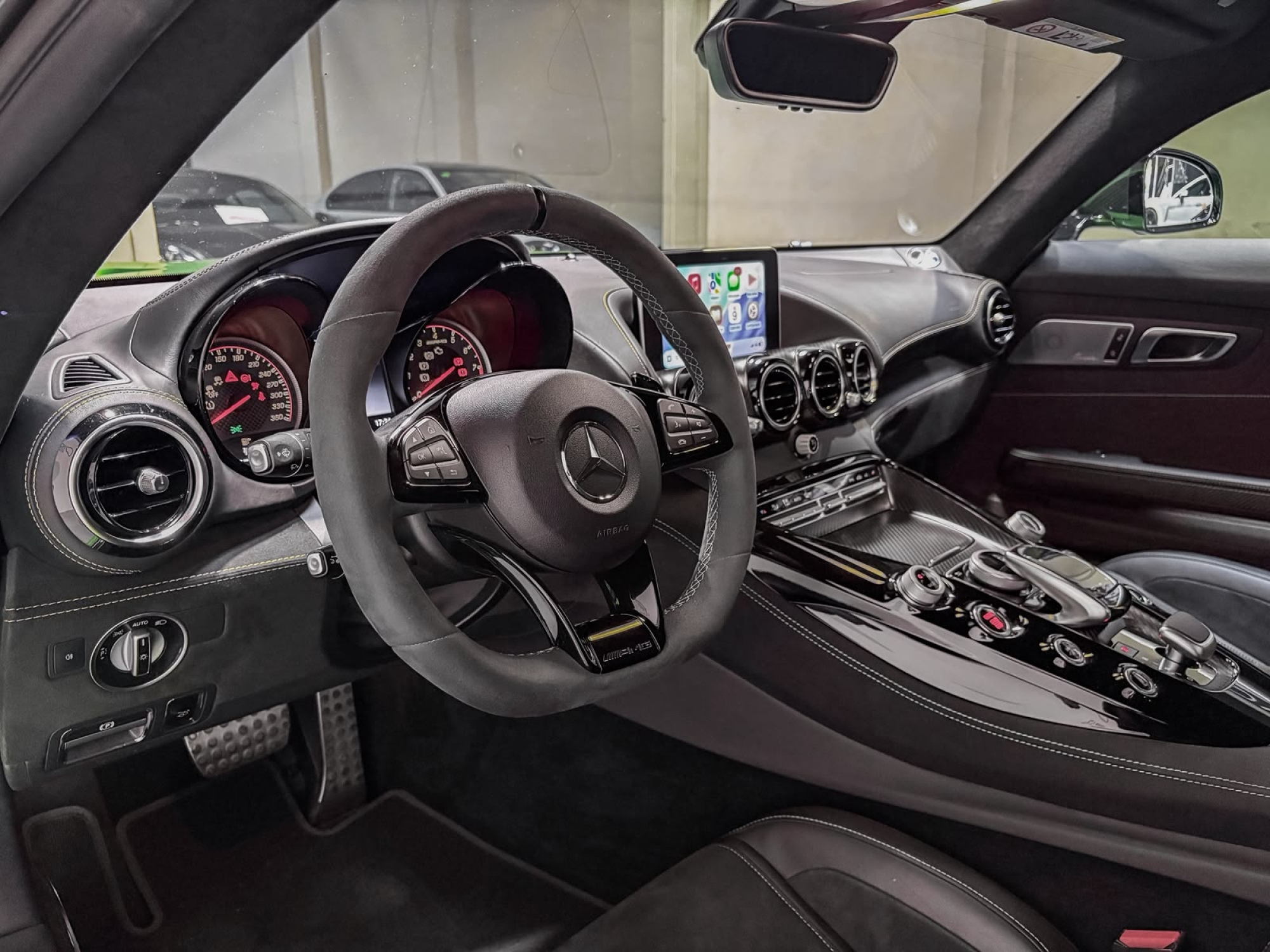 MERCEDES-BENZ AMG GT-R