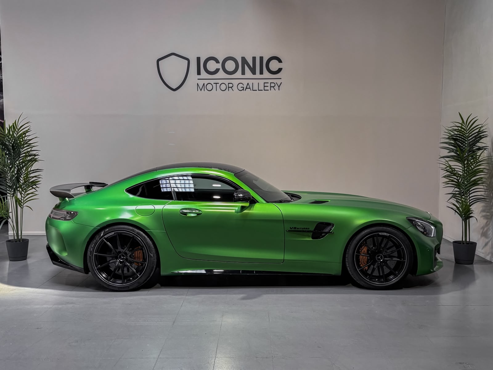 MERCEDES-BENZ AMG GT-R