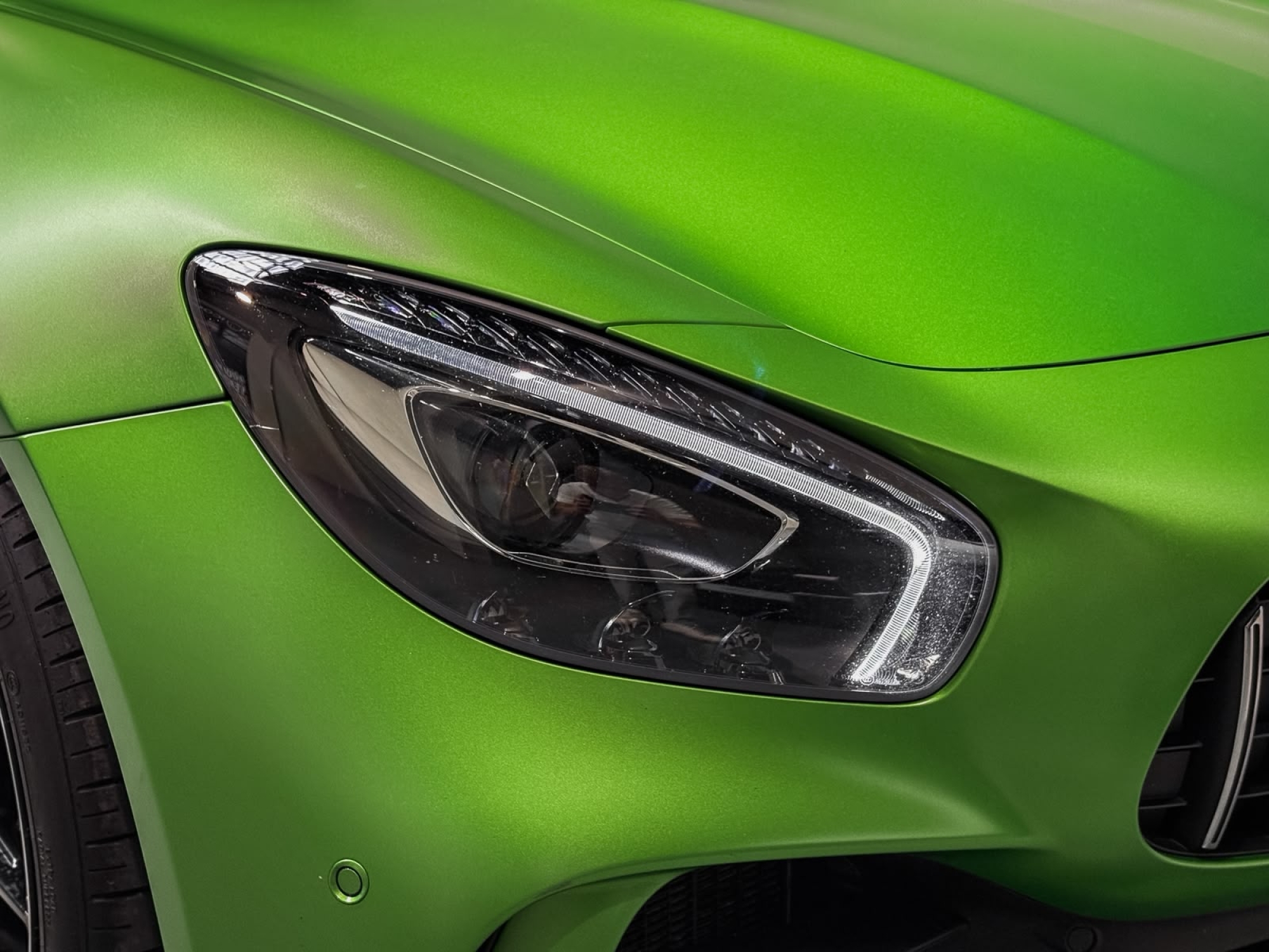 MERCEDES-BENZ AMG GT-R