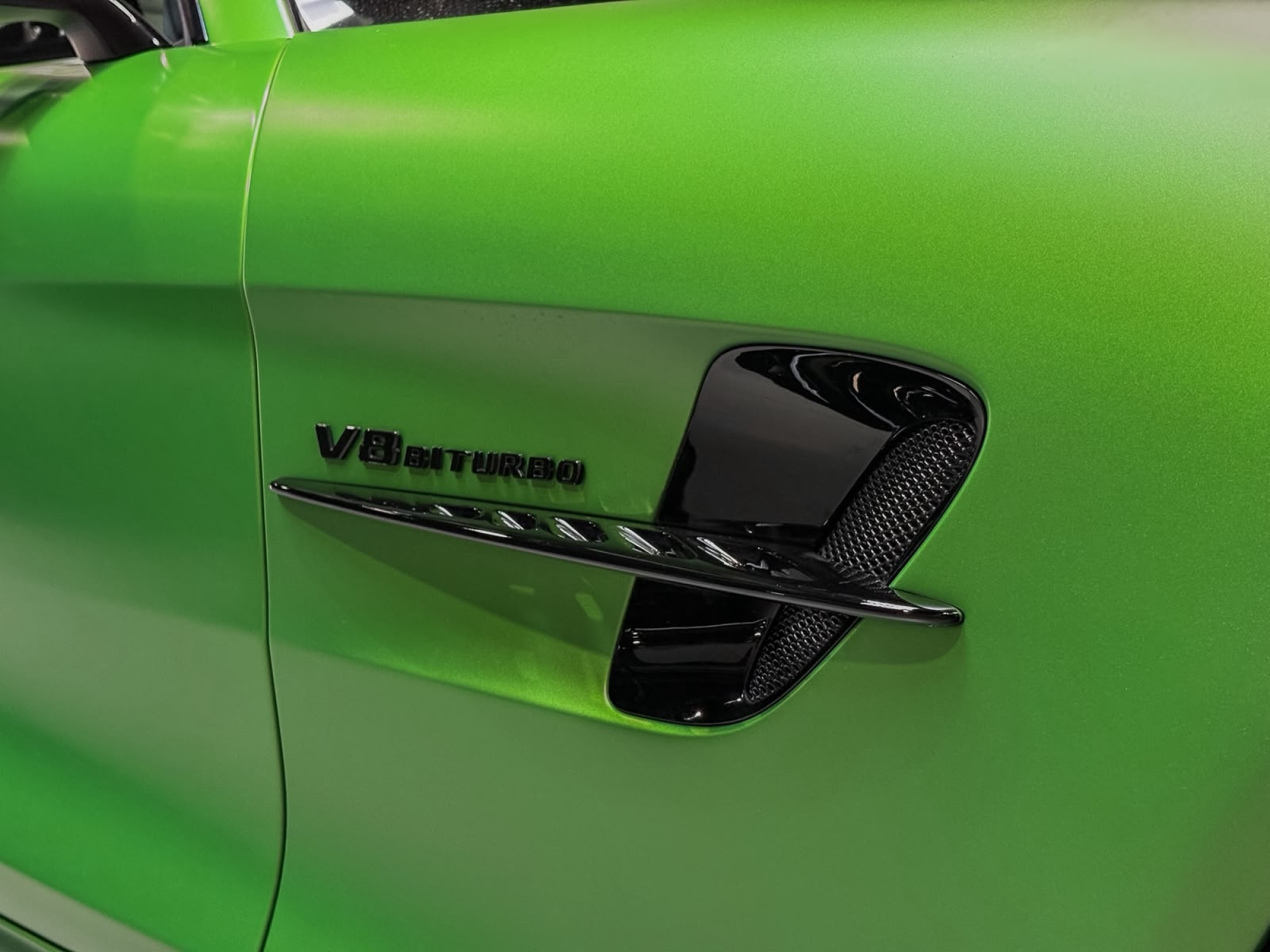 MERCEDES-BENZ AMG GT-R
