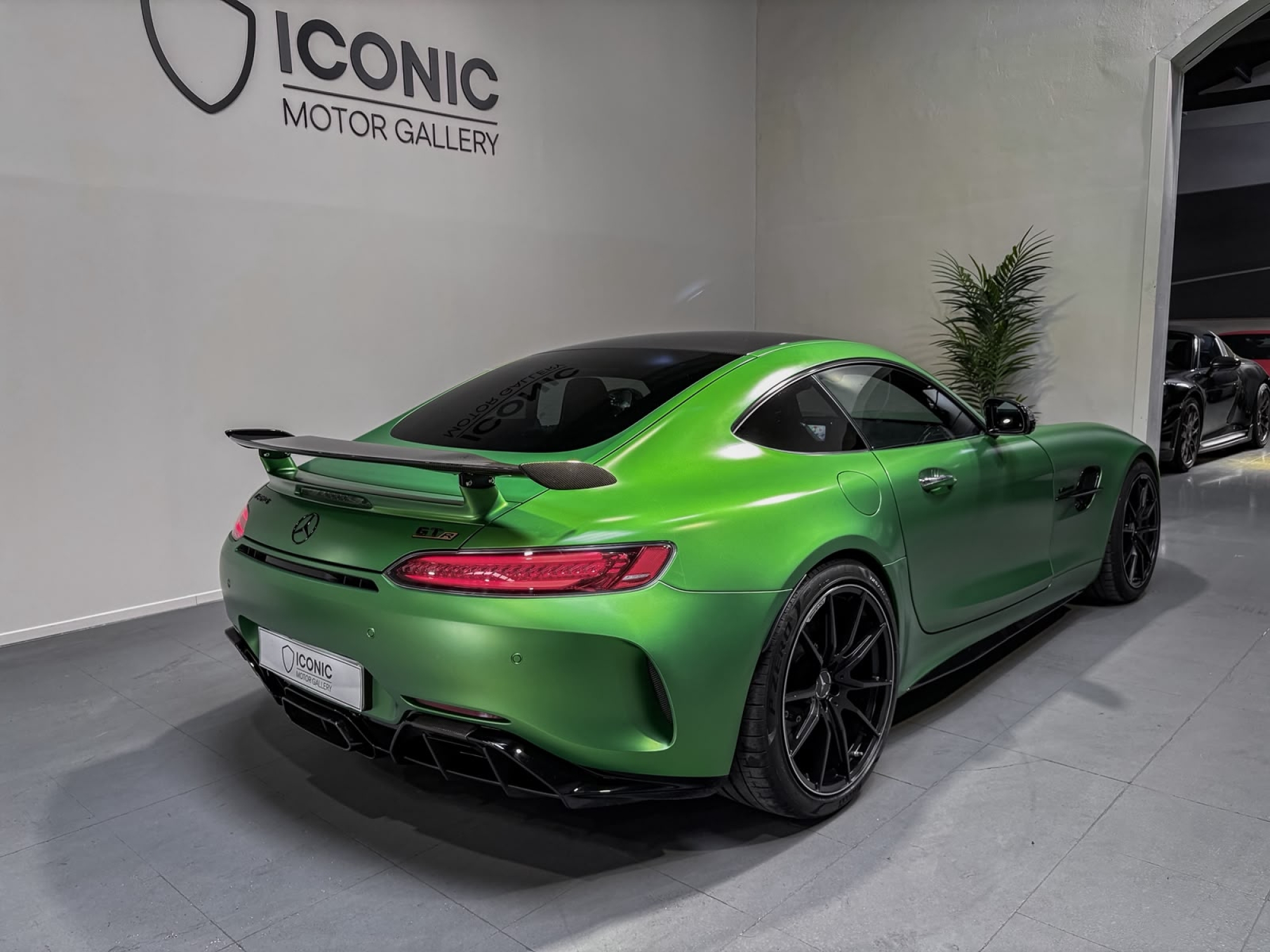 MERCEDES-BENZ AMG GT-R