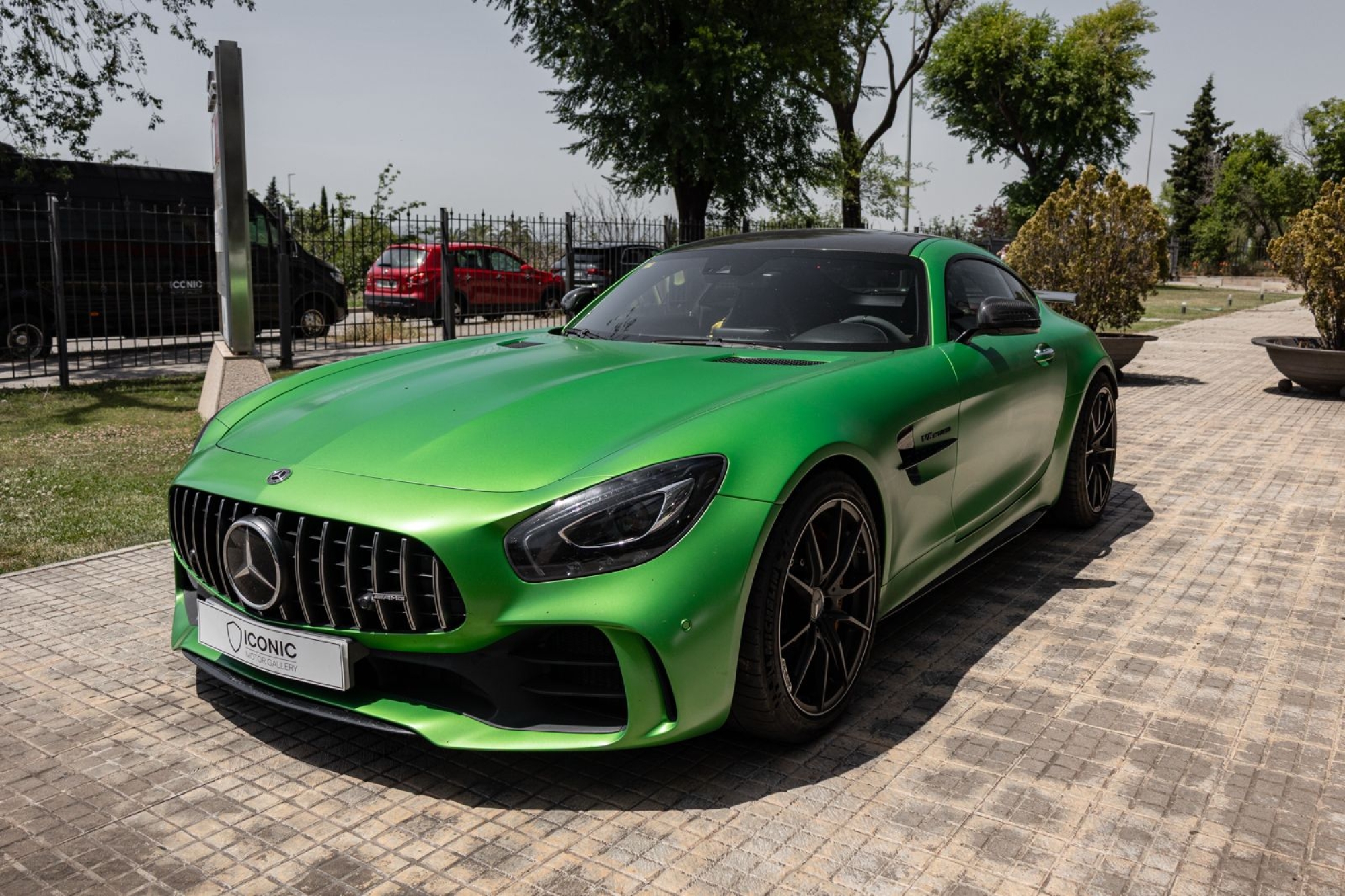 MERCEDES-BENZ AMG GT R
