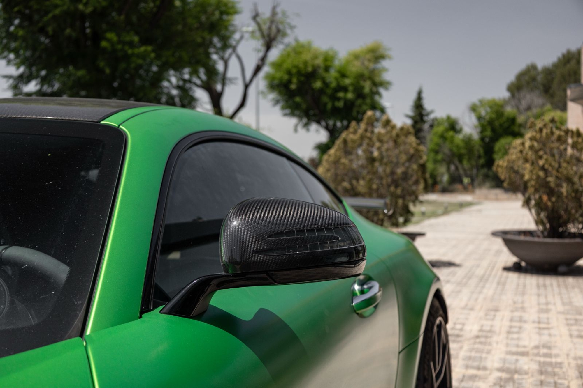 MERCEDES-BENZ AMG GT R