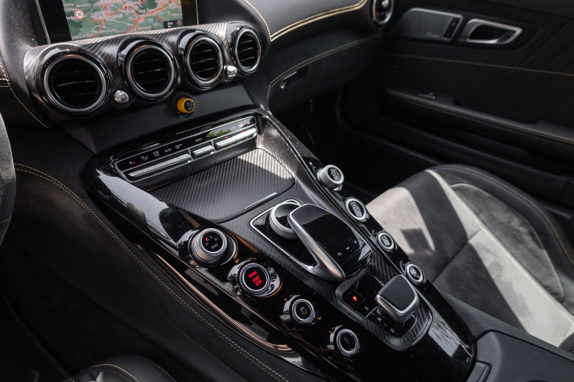MERCEDES-BENZ AMG GT R