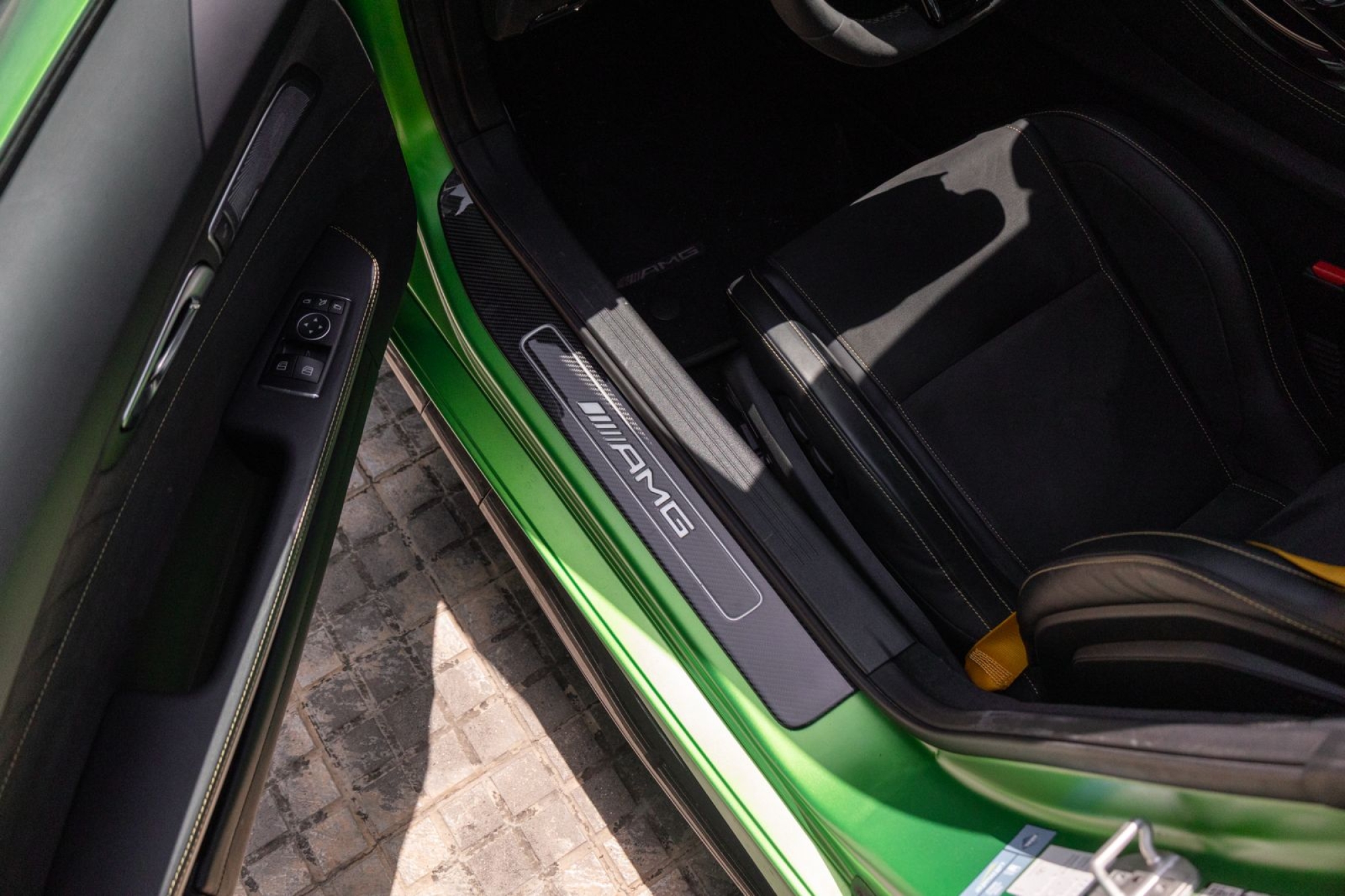 MERCEDES-BENZ AMG GT R